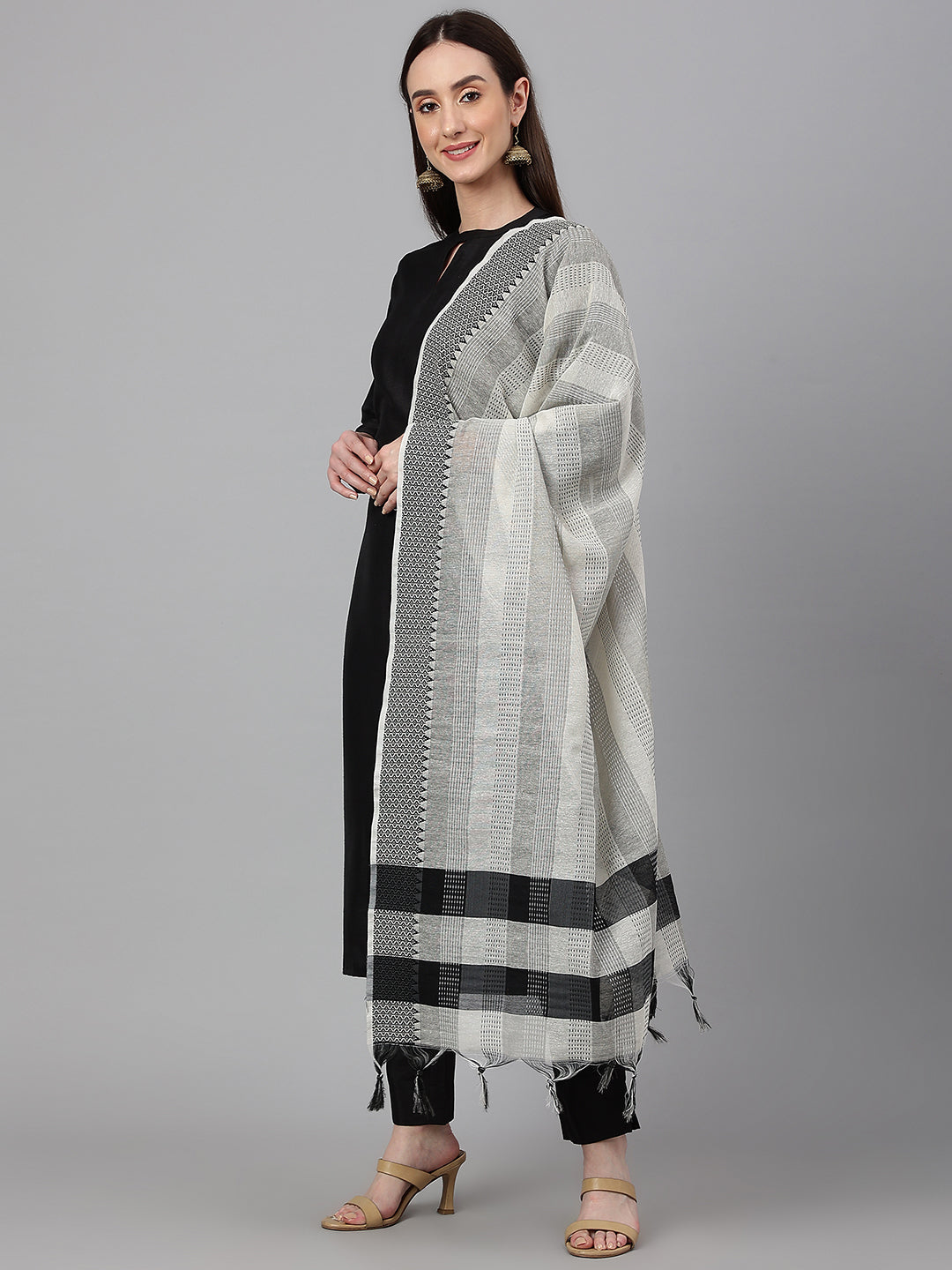 Janasya Women's Black Crepe Silk Solid Straight Festival Kurta Set | Swadesiicart