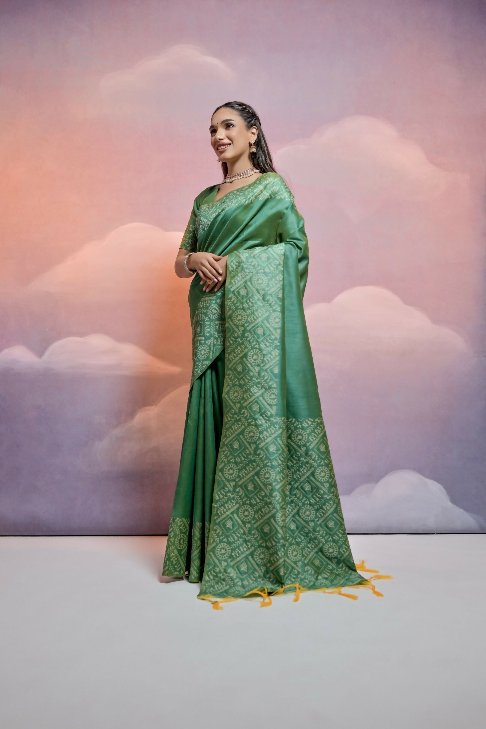 Vishnu Weaves Women's Pista Handloom Raw Silk Woven Border Saree with Blouse - Swadesiicart