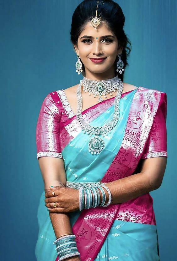 DEIANA'S Beautiful Designer Golden zari Soft Lichi Silk Saree - Blue - Swadesiicart
