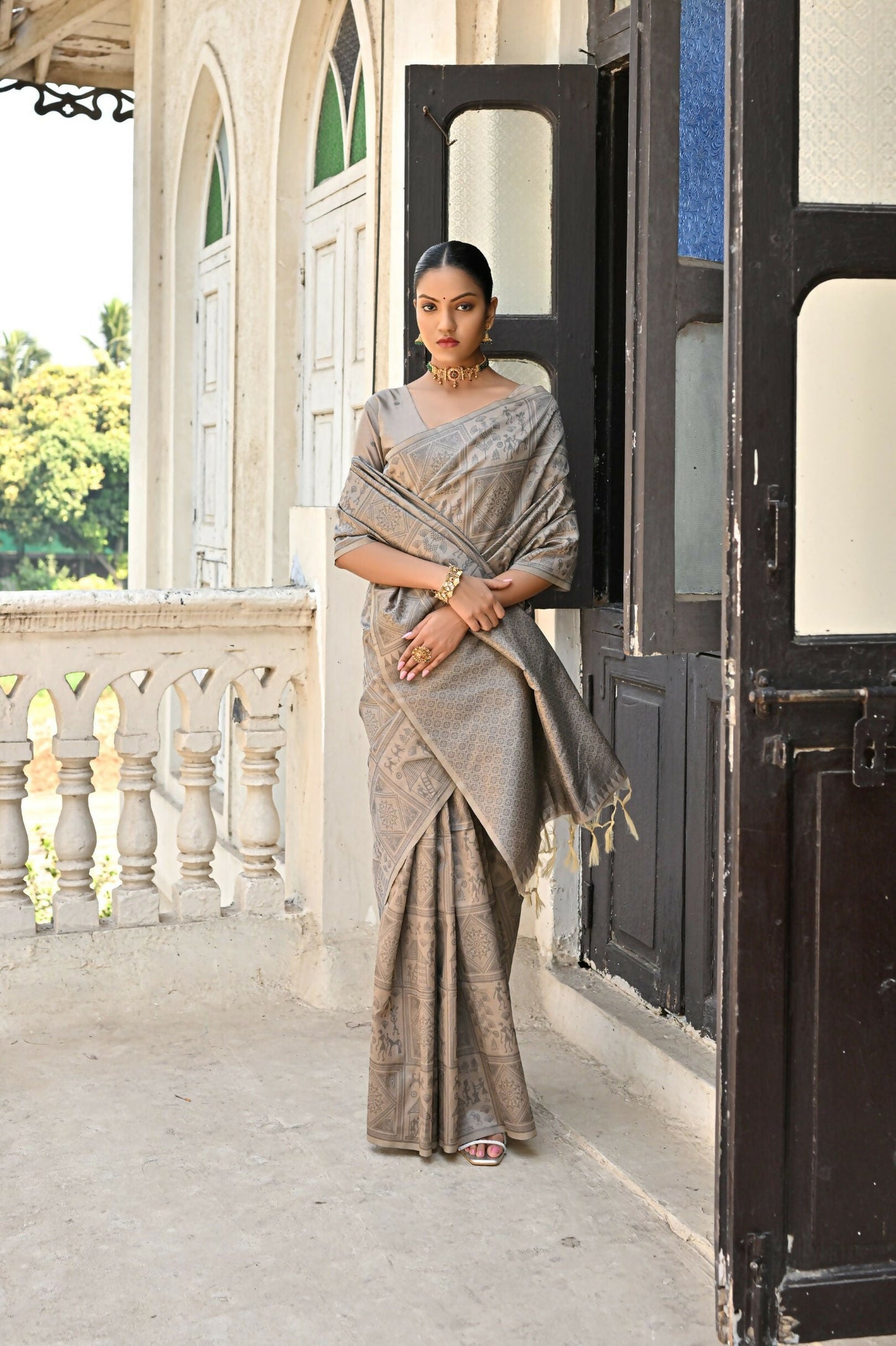 Vishnu Weaves Women's Chiku Handloom Raw Silk Saree with Blouse - Swadesiicart