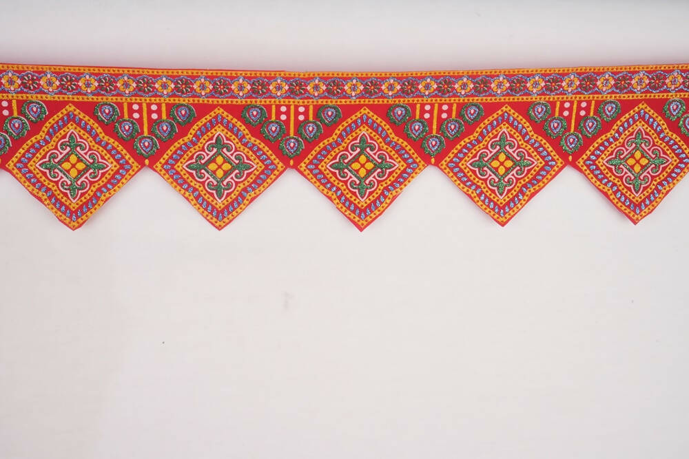 Kundan HandiKrafts Cloth Thoranna (Diamond Shape) - Swadesiicart
