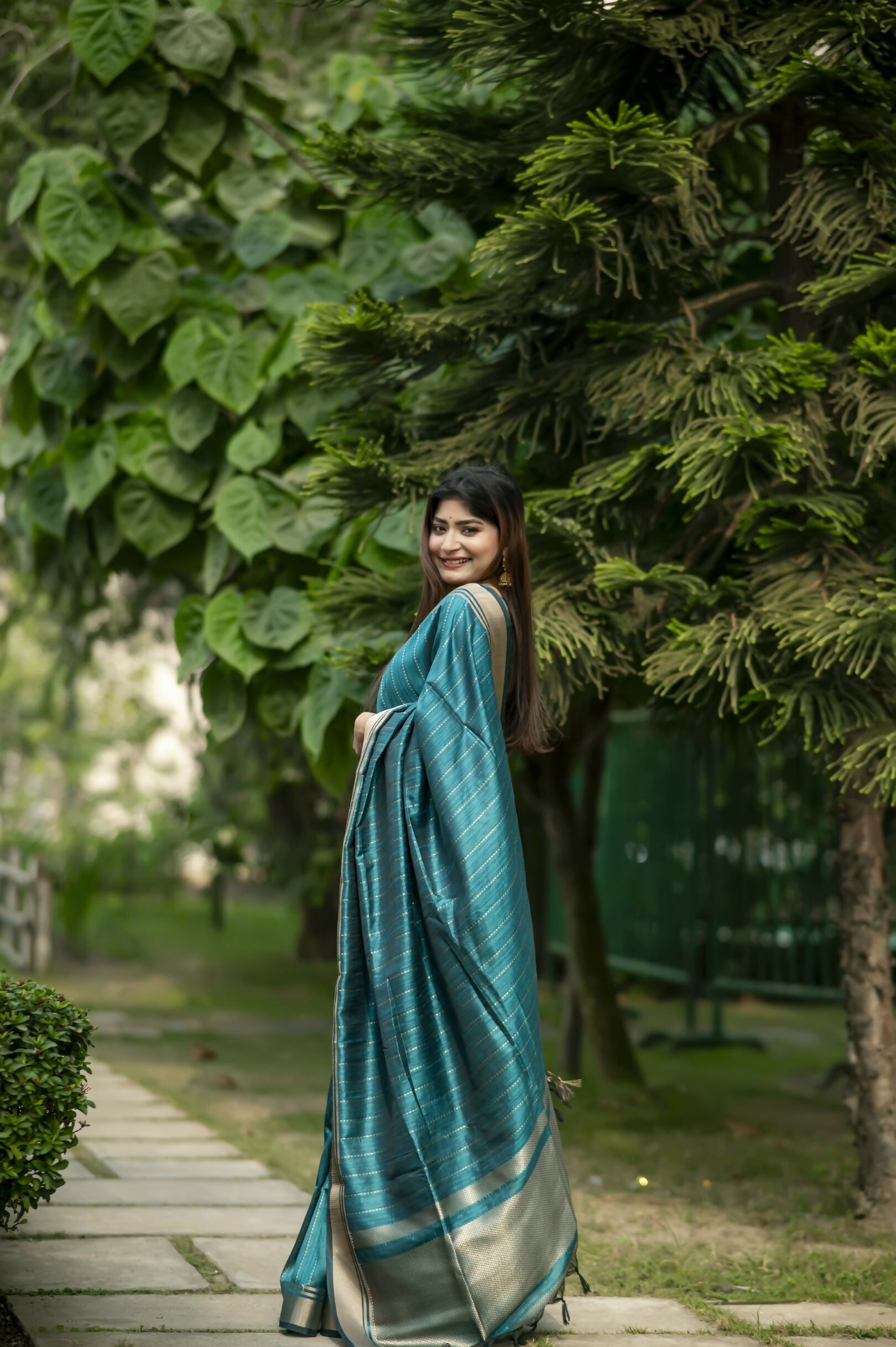 Vishnu Weaves Women's Rama Raw Silk Saree with Blouse - Swadesiicart