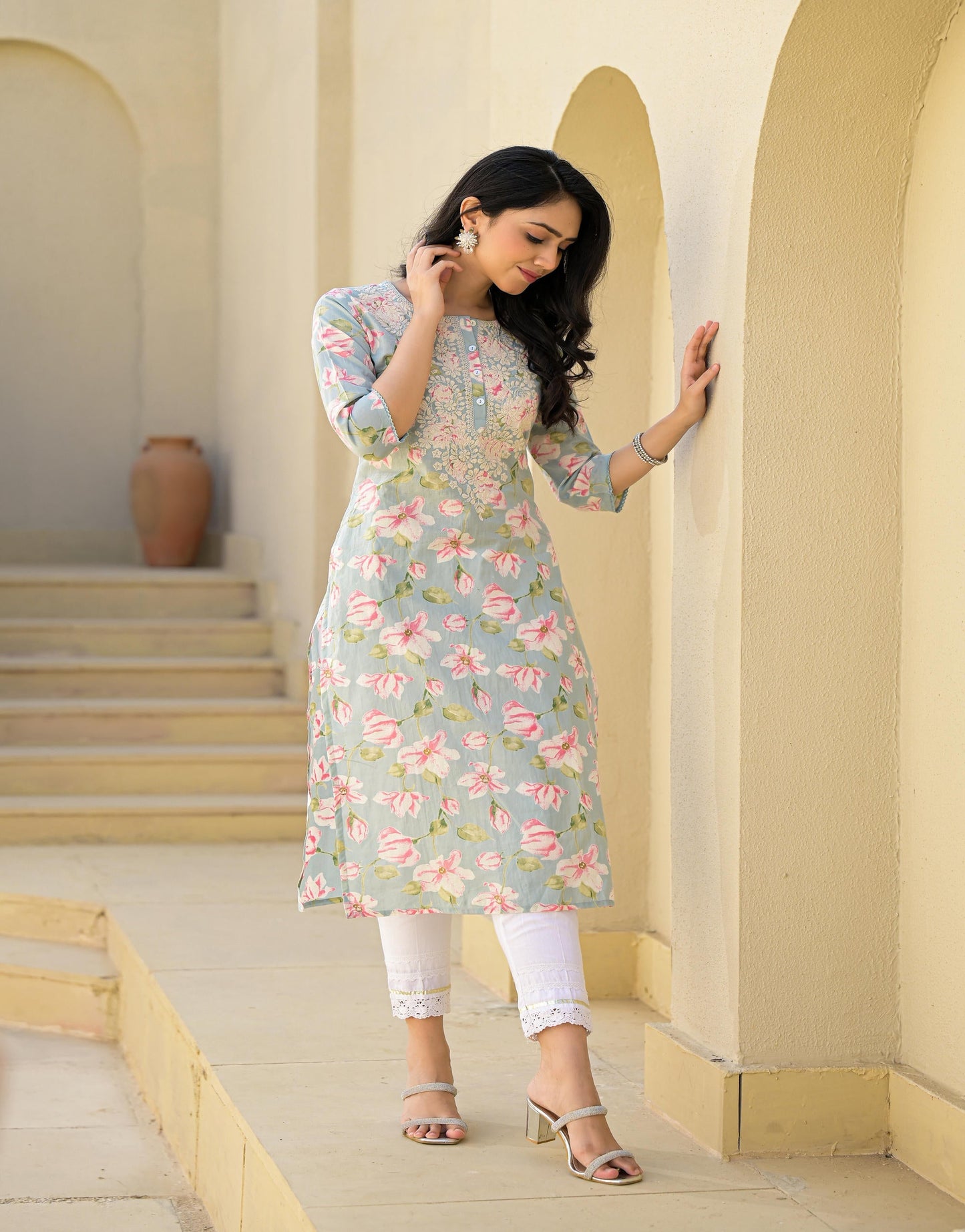 Juniper Women's Green Floral Printed Cotton Kurta With Thread Work & Buttons - Swadesiicart