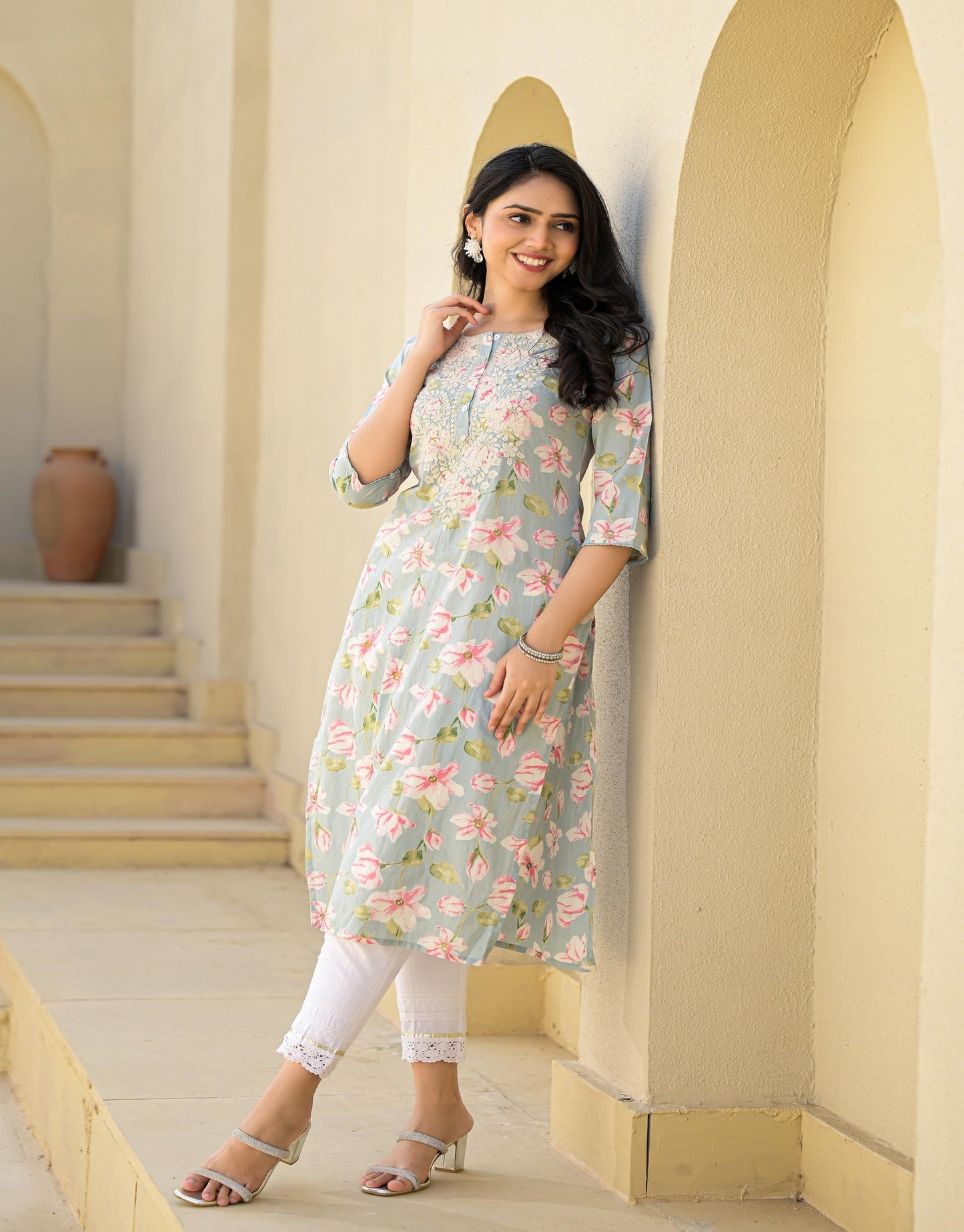 Juniper Women's Green Floral Printed Cotton Kurta With Thread Work & Buttons - Swadesiicart