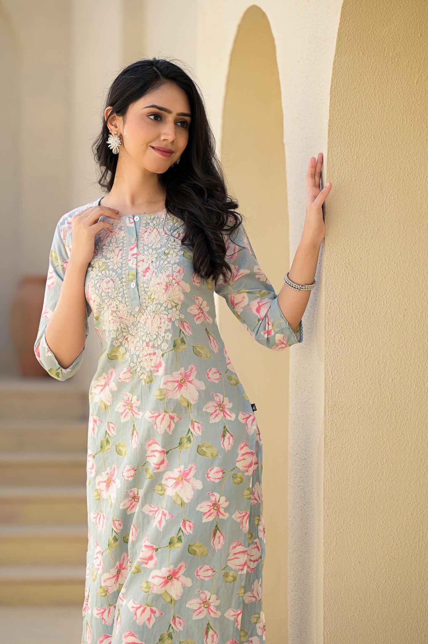 Juniper Women's Green Floral Printed Cotton Kurta With Thread Work & Buttons - Swadesiicart