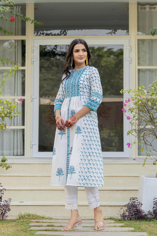 Juniper Women's White Floral Printed Cotton Kurta With Buttons - Swadesiicart