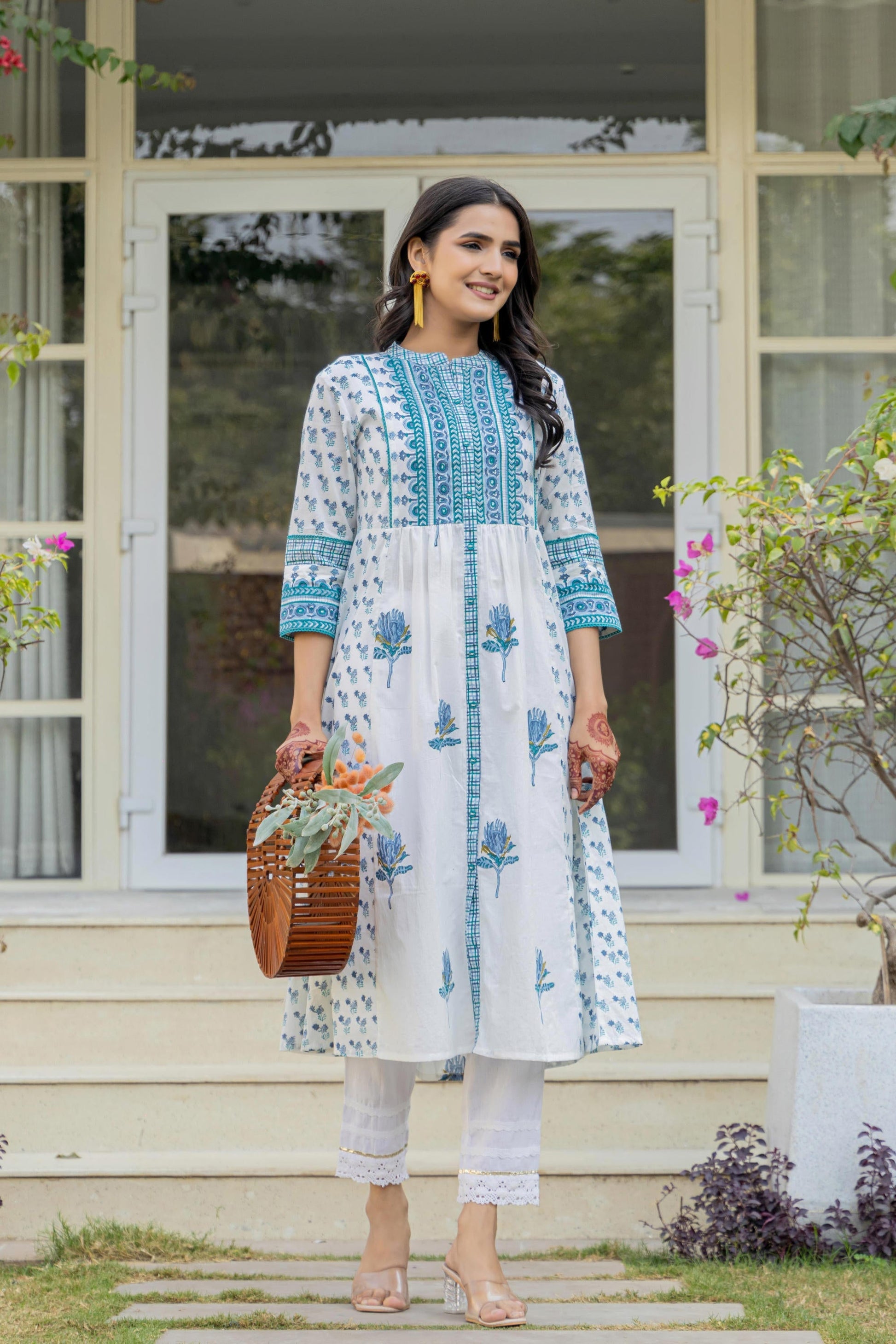 Juniper Women's White Floral Printed Cotton Kurta With Buttons - Swadesiicart