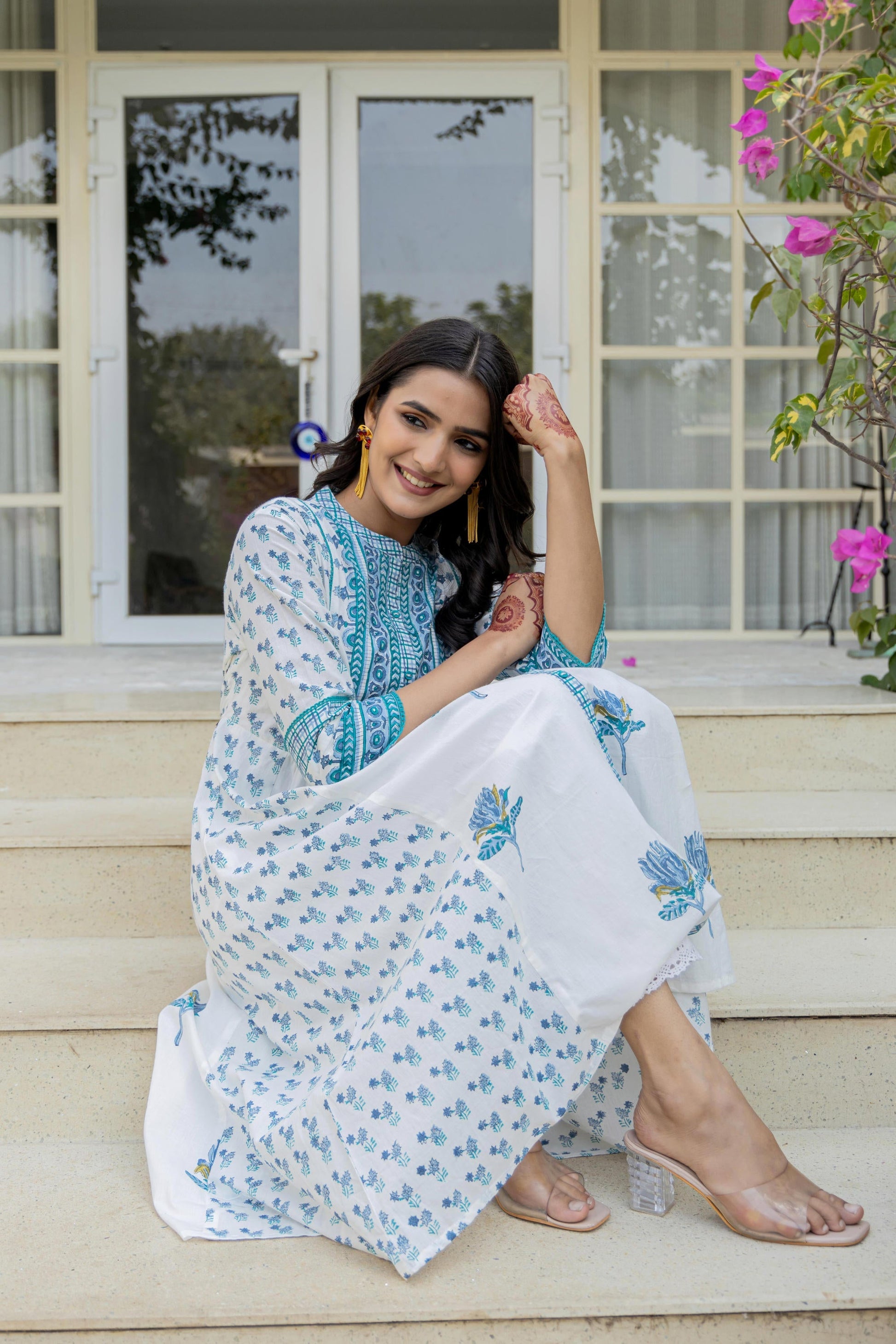 Juniper Women's White Floral Printed Cotton Kurta With Buttons - Swadesiicart