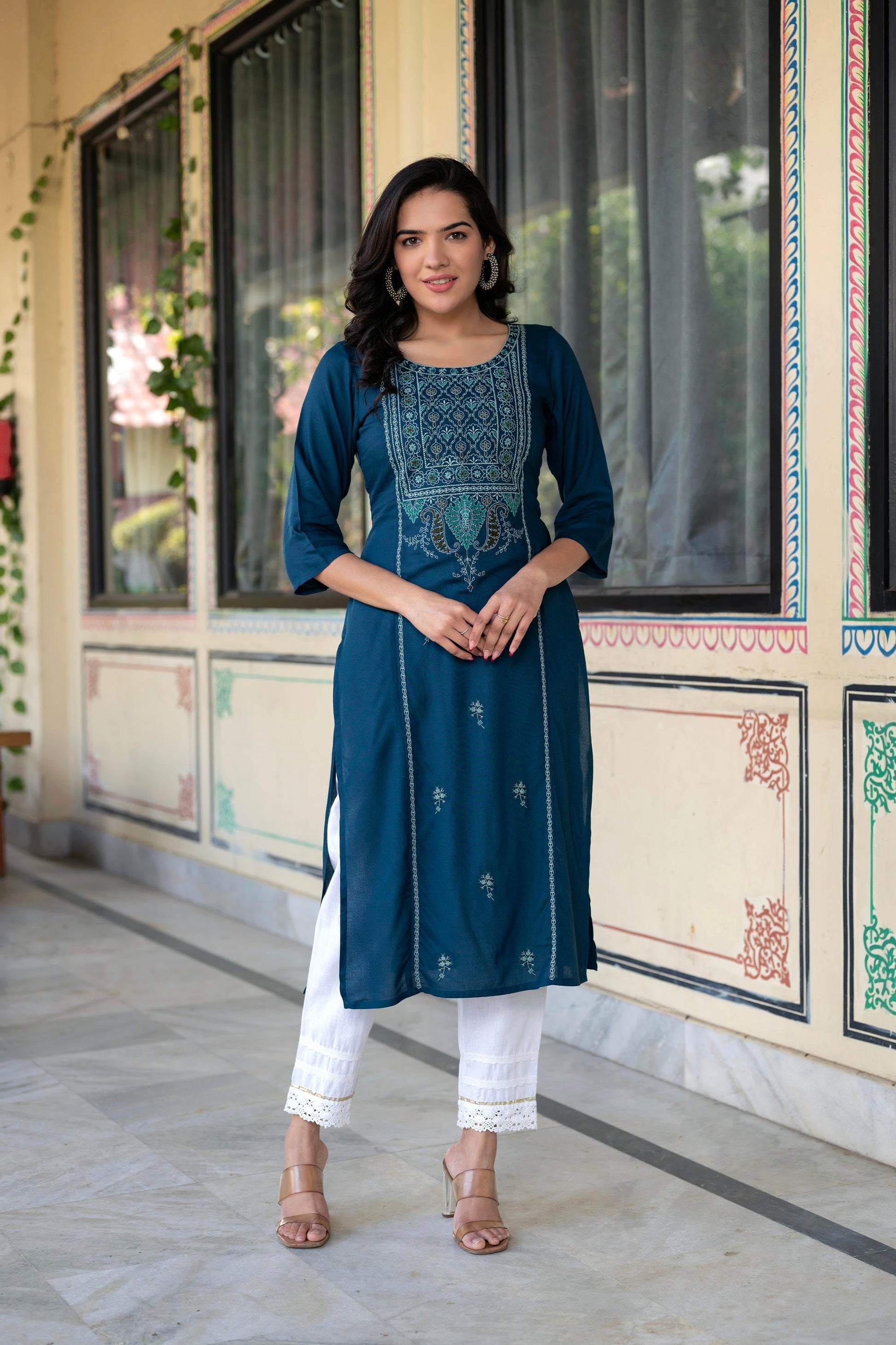 Juniper Blue Viscose Geometric Printed Kurta With Ethnic Motifs & Thread Work - Swadesiicart
