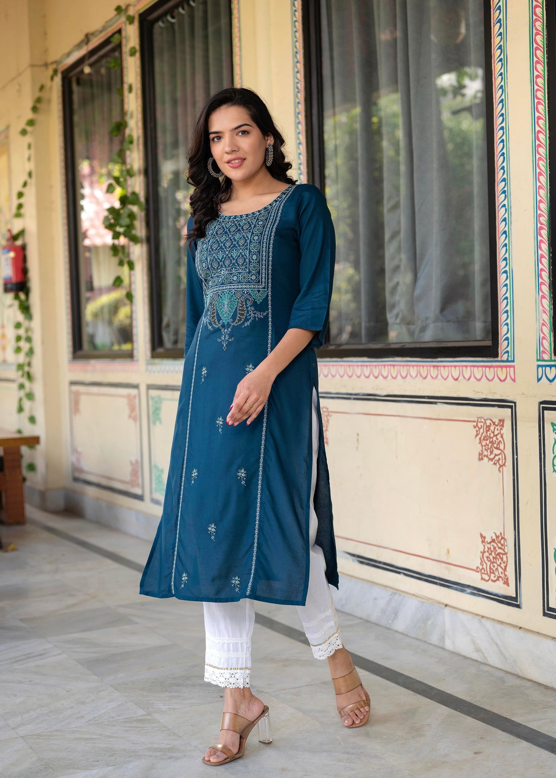 Juniper Blue Viscose Geometric Printed Kurta with Ethnic Motifs & Thread Work - Swadesiicart