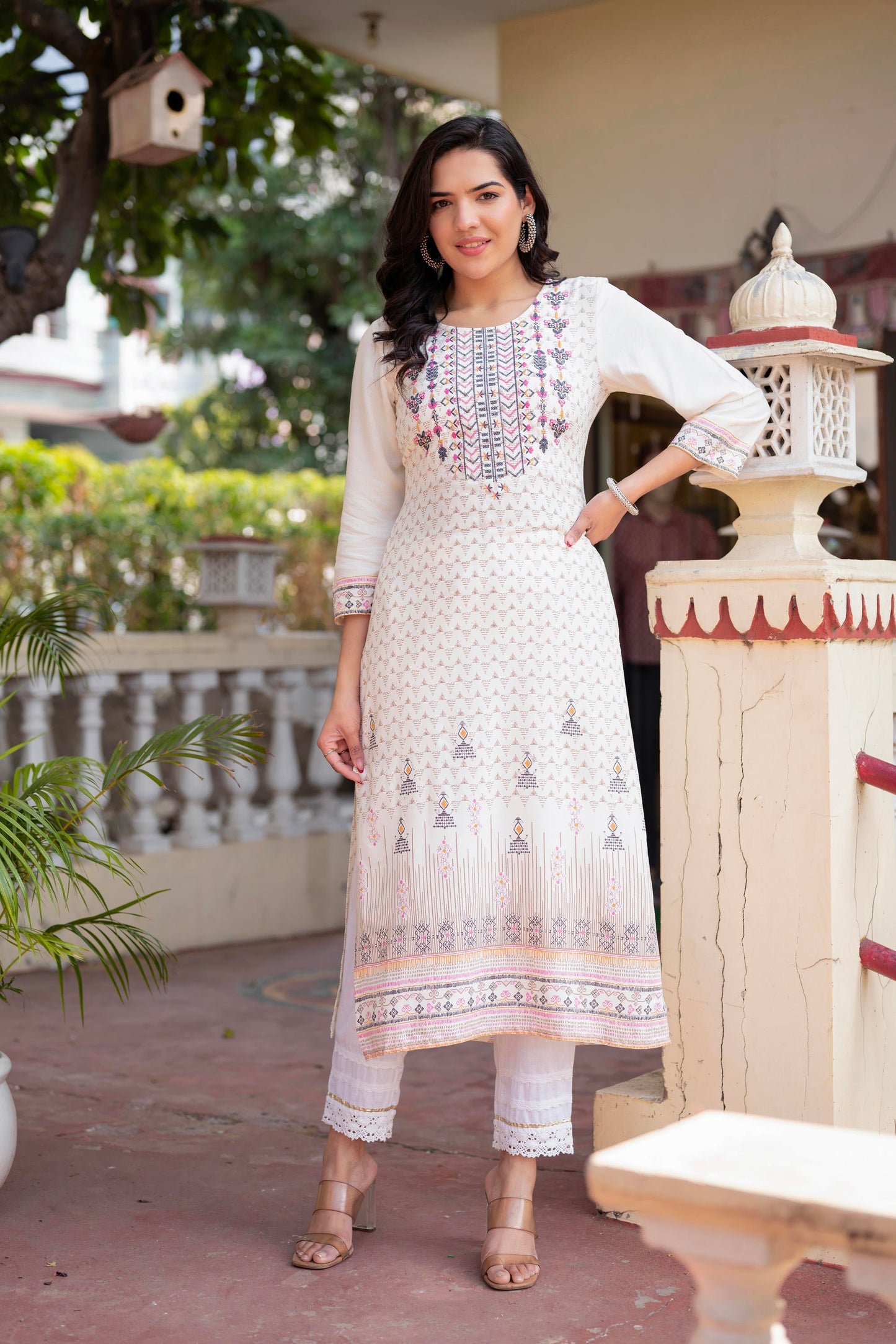 Juniper Off White Viscose Ethnic Motif Kurta With Thread Work - Swadesiicart