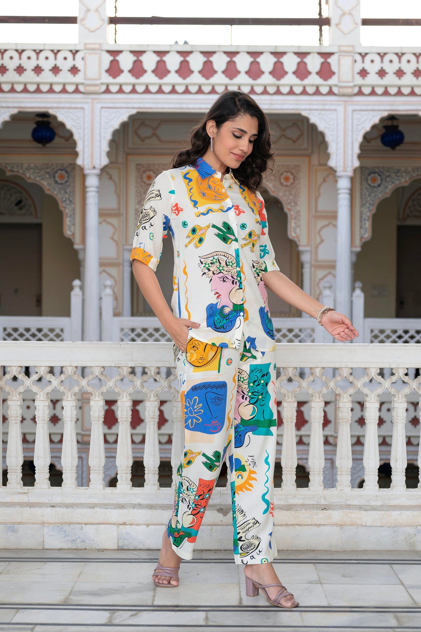 Juniper Multicolor Abstract Printed Co-Ord Set In White Base - Swadesiicart