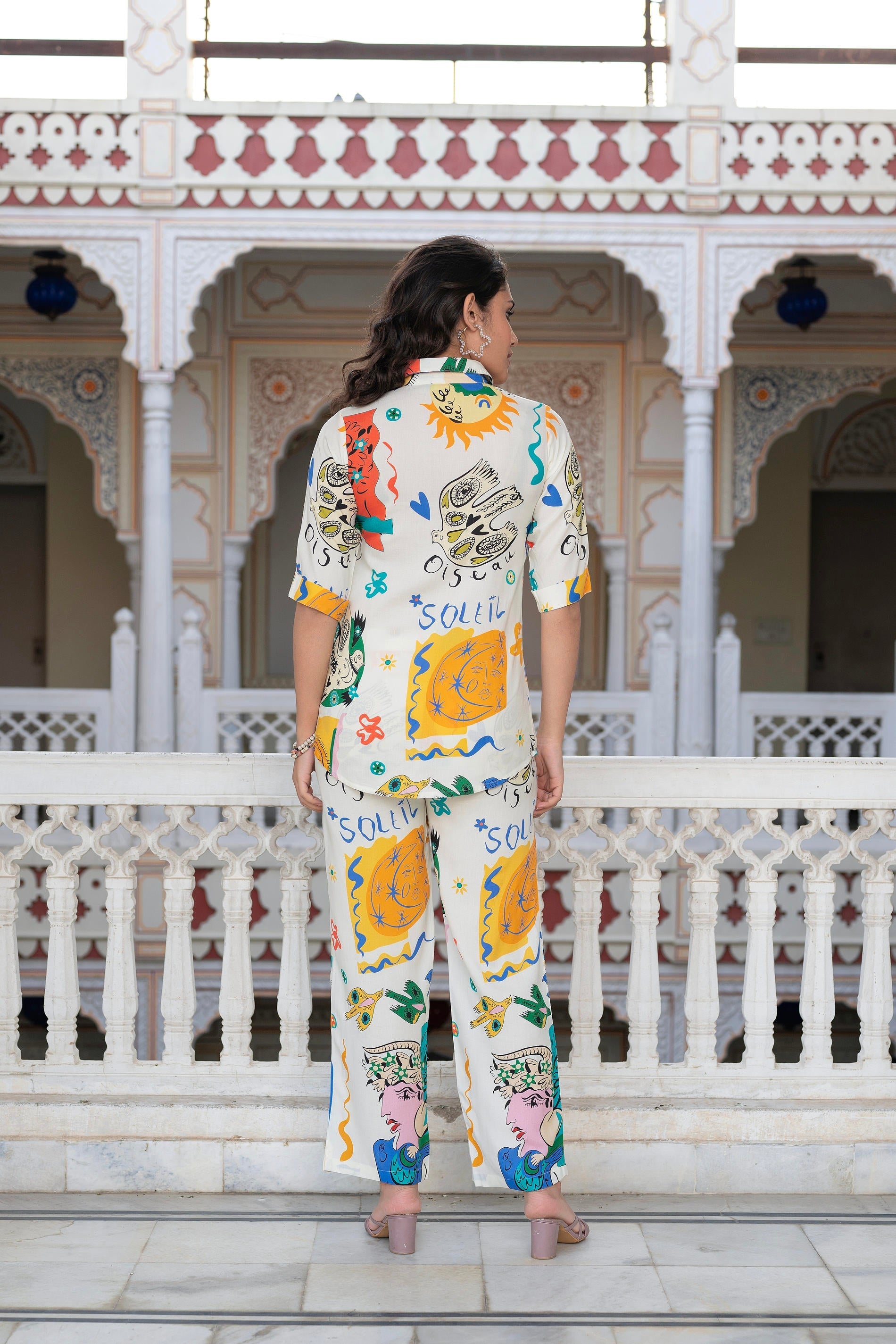 Juniper Multicolor Abstract Printed Co-Ord Set In White Base - Swadesiicart