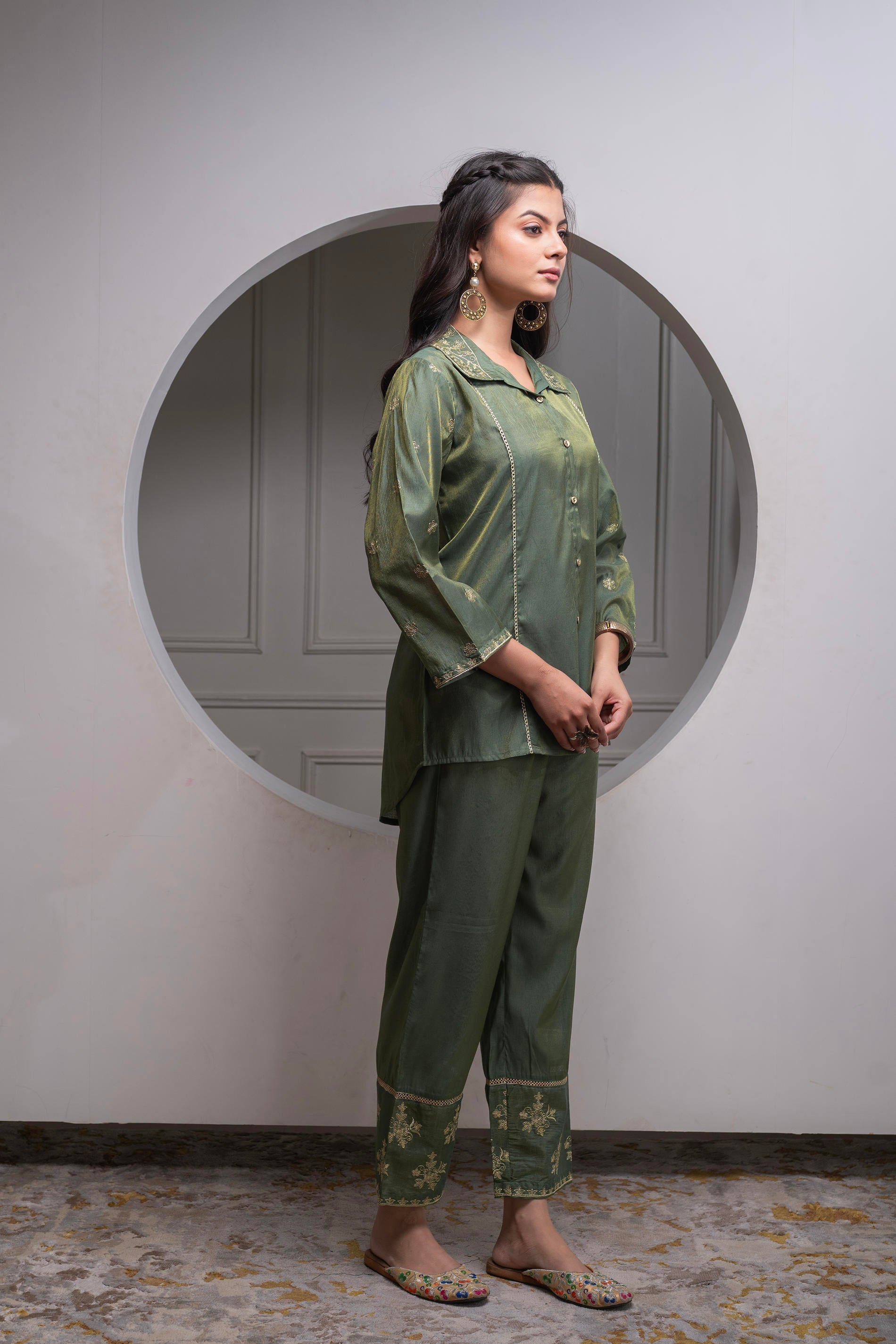 Juniper Fuchsia Green Solid Viscose Tunic And Pants Co-Ord Set With Zari Work And Button Detailing - Swadesiicart