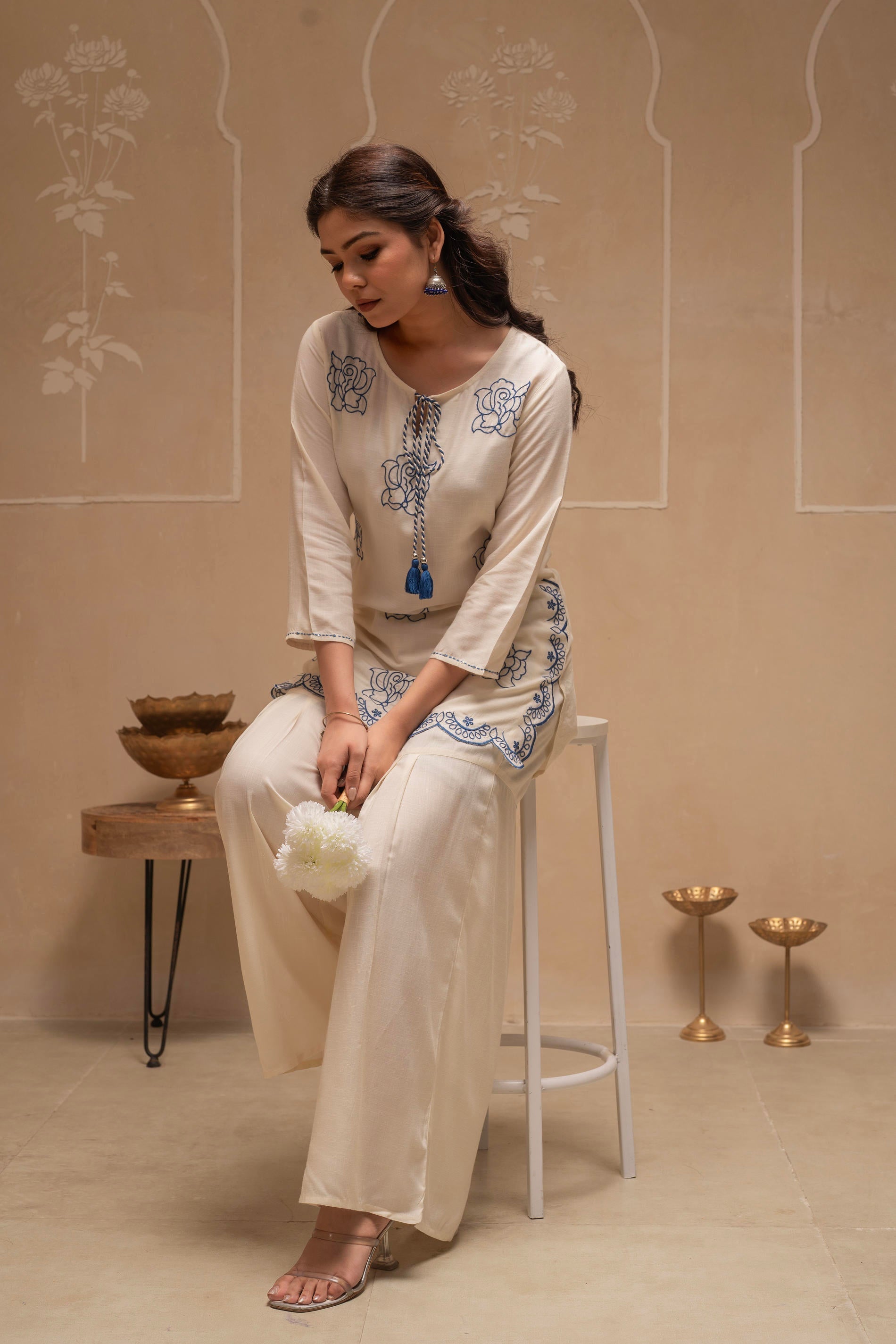 Juniper Off White Solid Viscose Tunic And Pants Co-Ord Set With Thread Work And Sequence - Swadesiicart