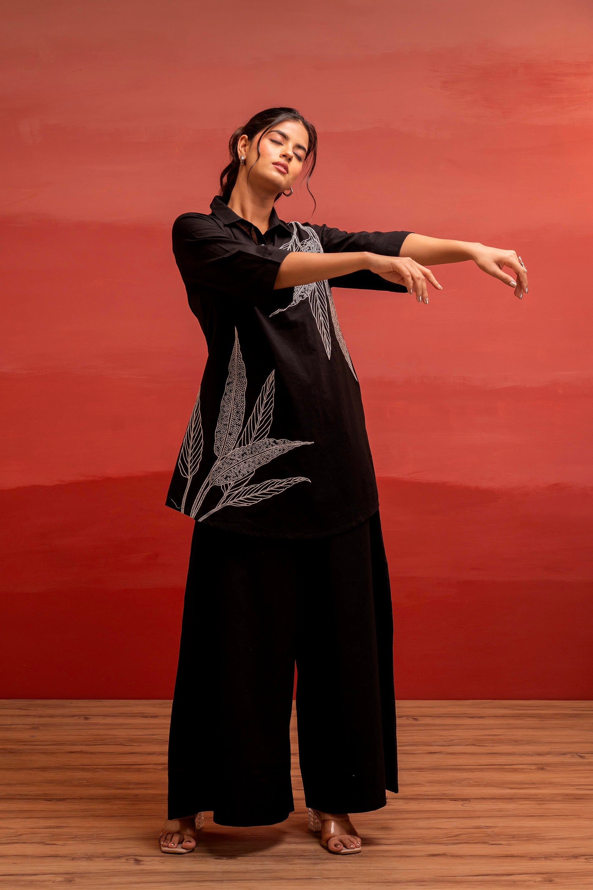 Juniper Black Solid Cotton Shirt And Pants Co-Ord Set With Thread Work - Swadesiicart