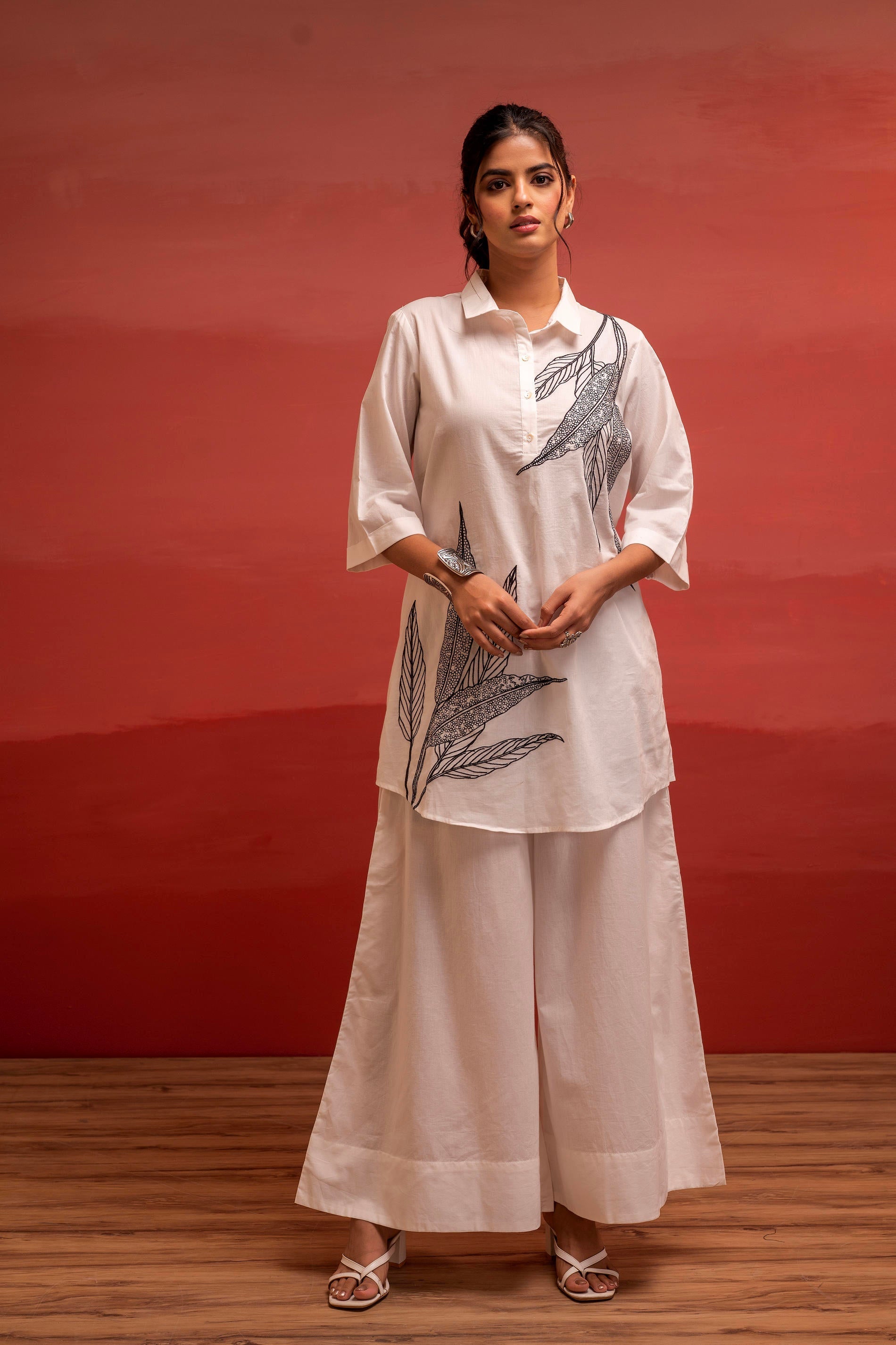 Juniper Off-White Leaf Printed Co-Ord Set With Collared Tunic & Wide-Leg Pant - Swadesiicart