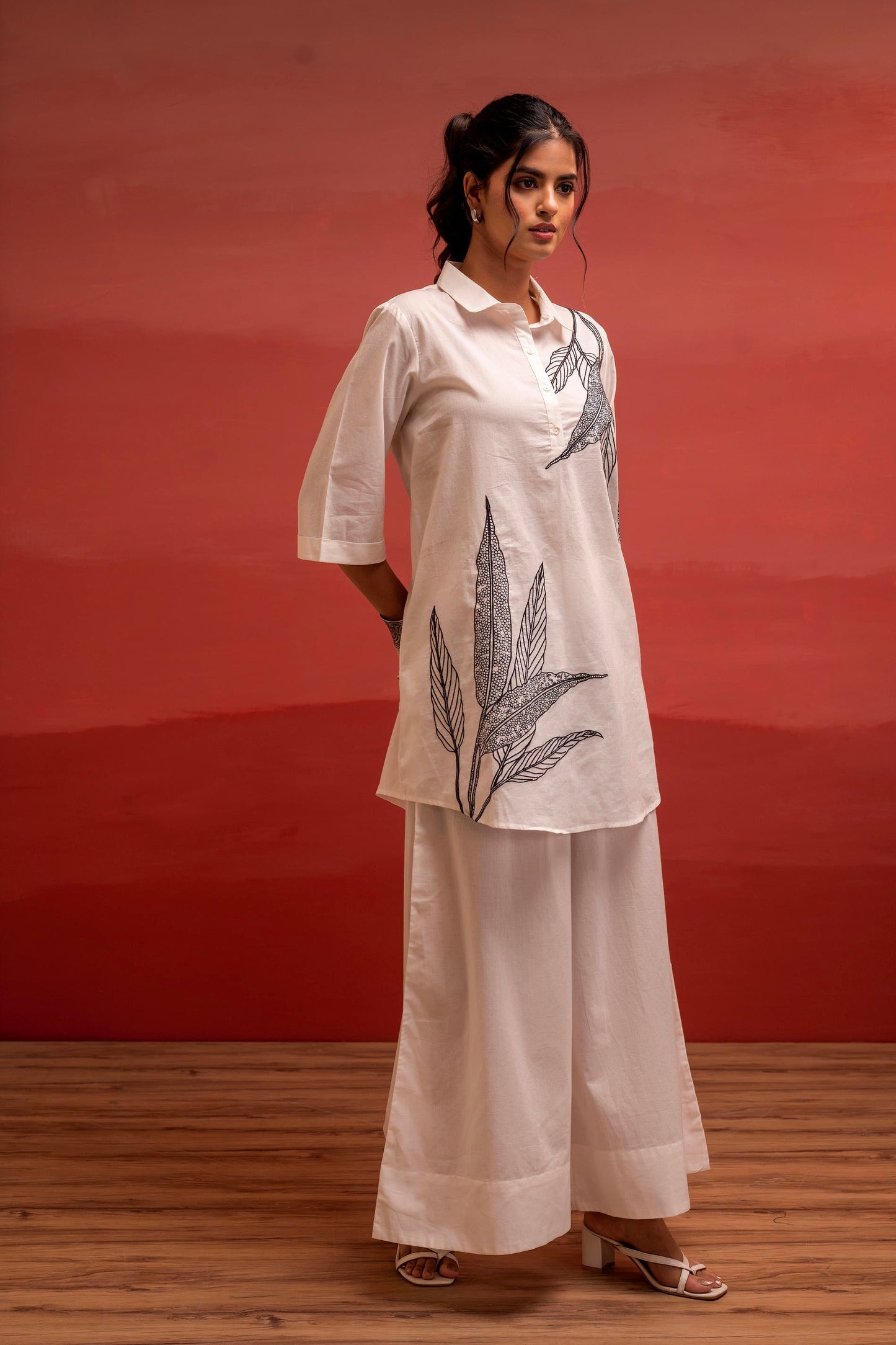 Juniper Off-White Leaf Printed Co-Ord Set With Collared Tunic & Wide-Leg Pant - Swadesiicart