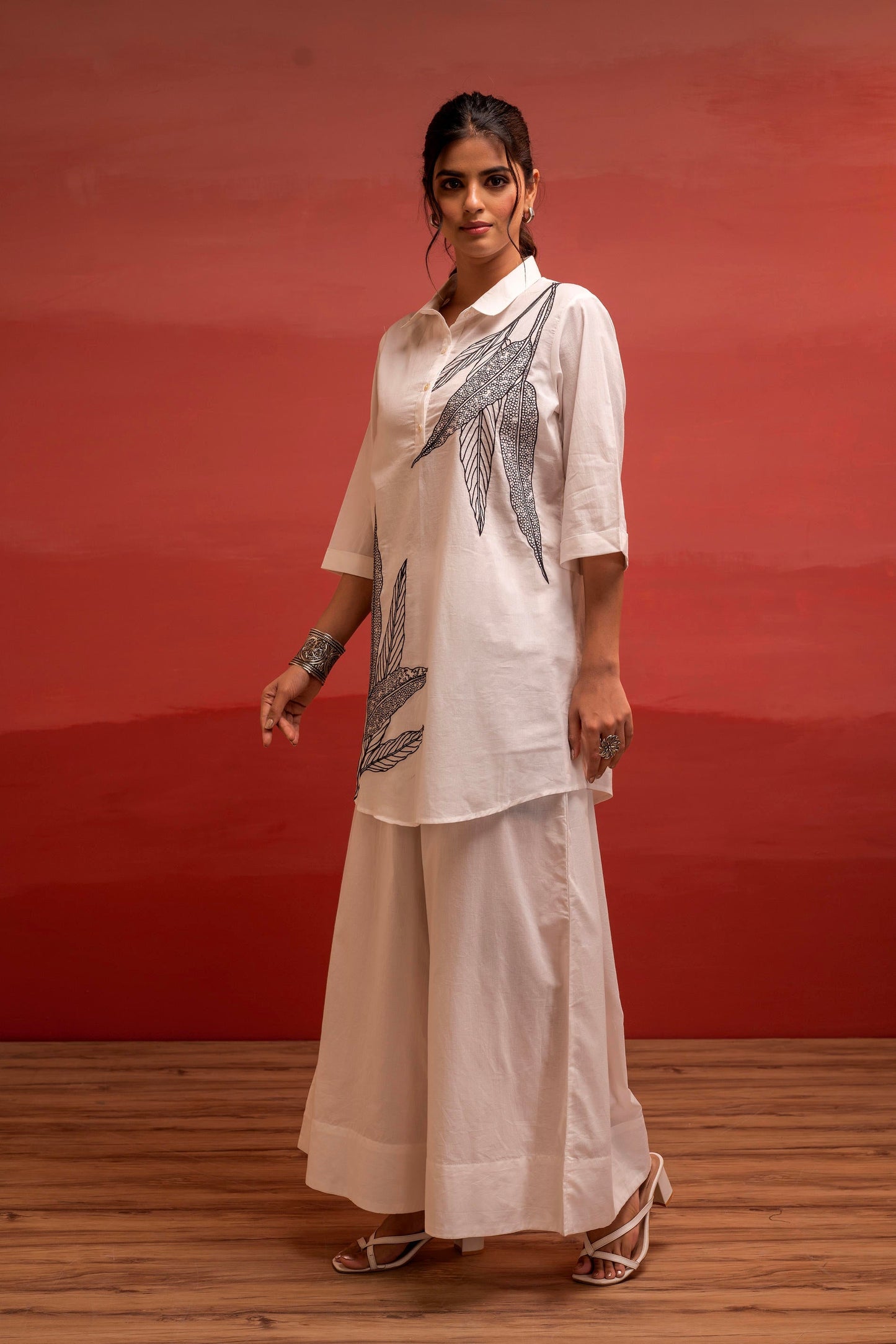 Juniper Off-White Leaf Printed Co-Ord Set With Collared Tunic & Wide-Leg Pant - Swadesiicart