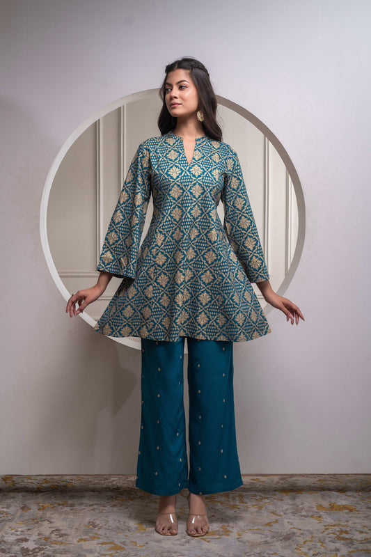Juniper Teal Floral Printed Kurta & Solid Pants Set In 100% Viscose - Swadesiicart