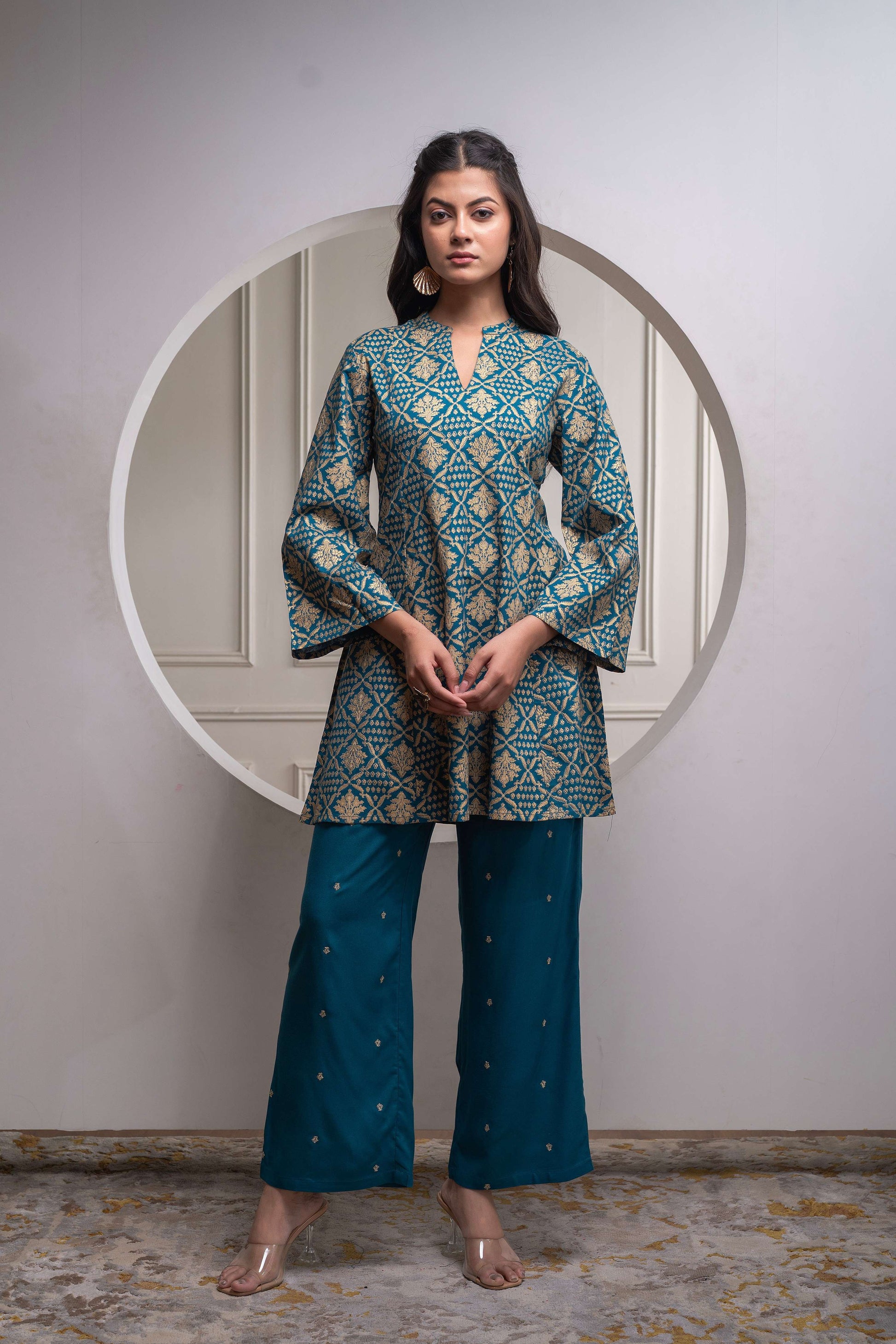 Juniper Teal Floral Printed Kurta & Solid Pants Set In 100% Viscose - Swadesiicart