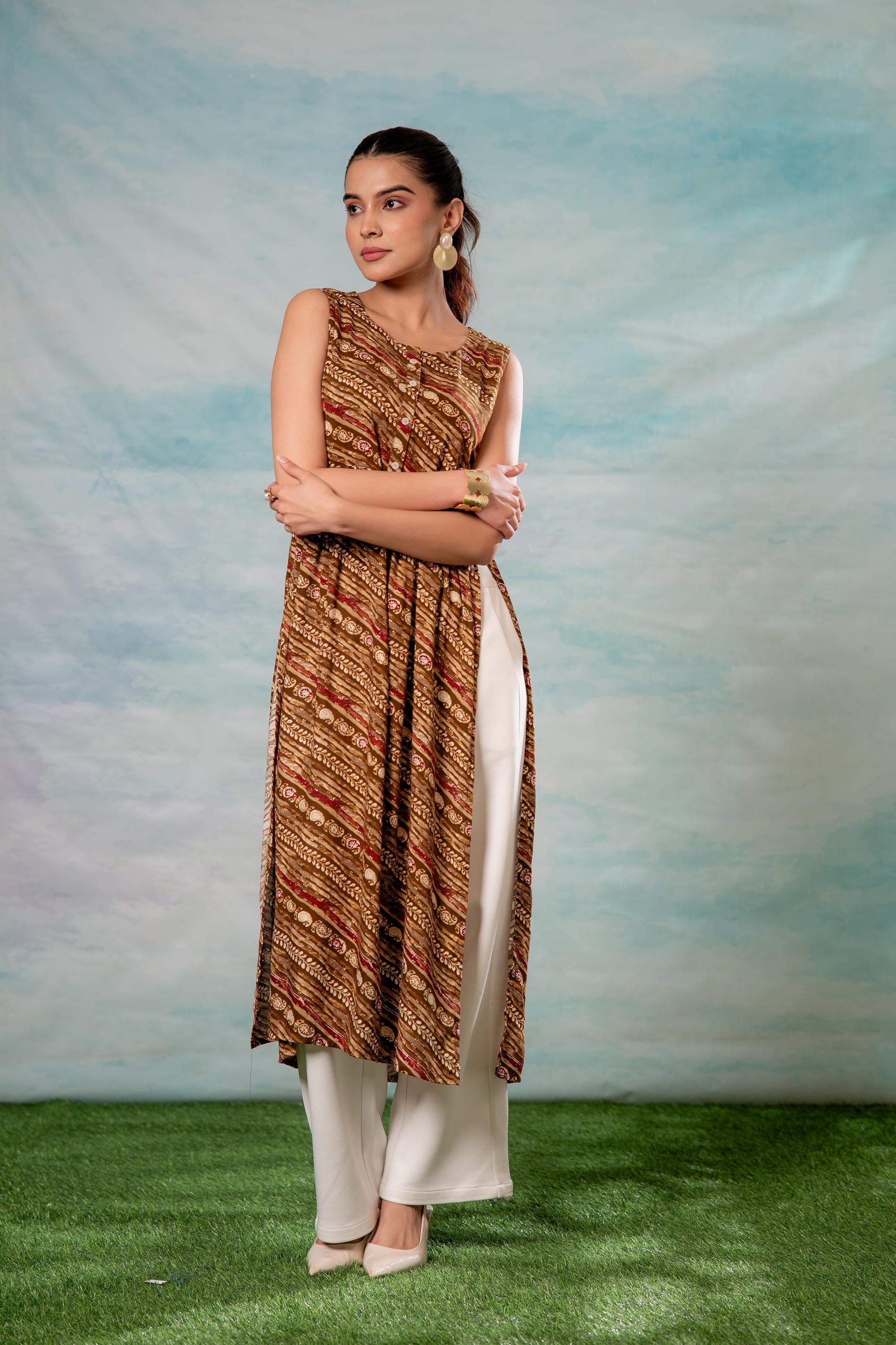 Juniper Women'S Brown Ethnic Motif Printed Sleeveless Kurta - Swadesiicart