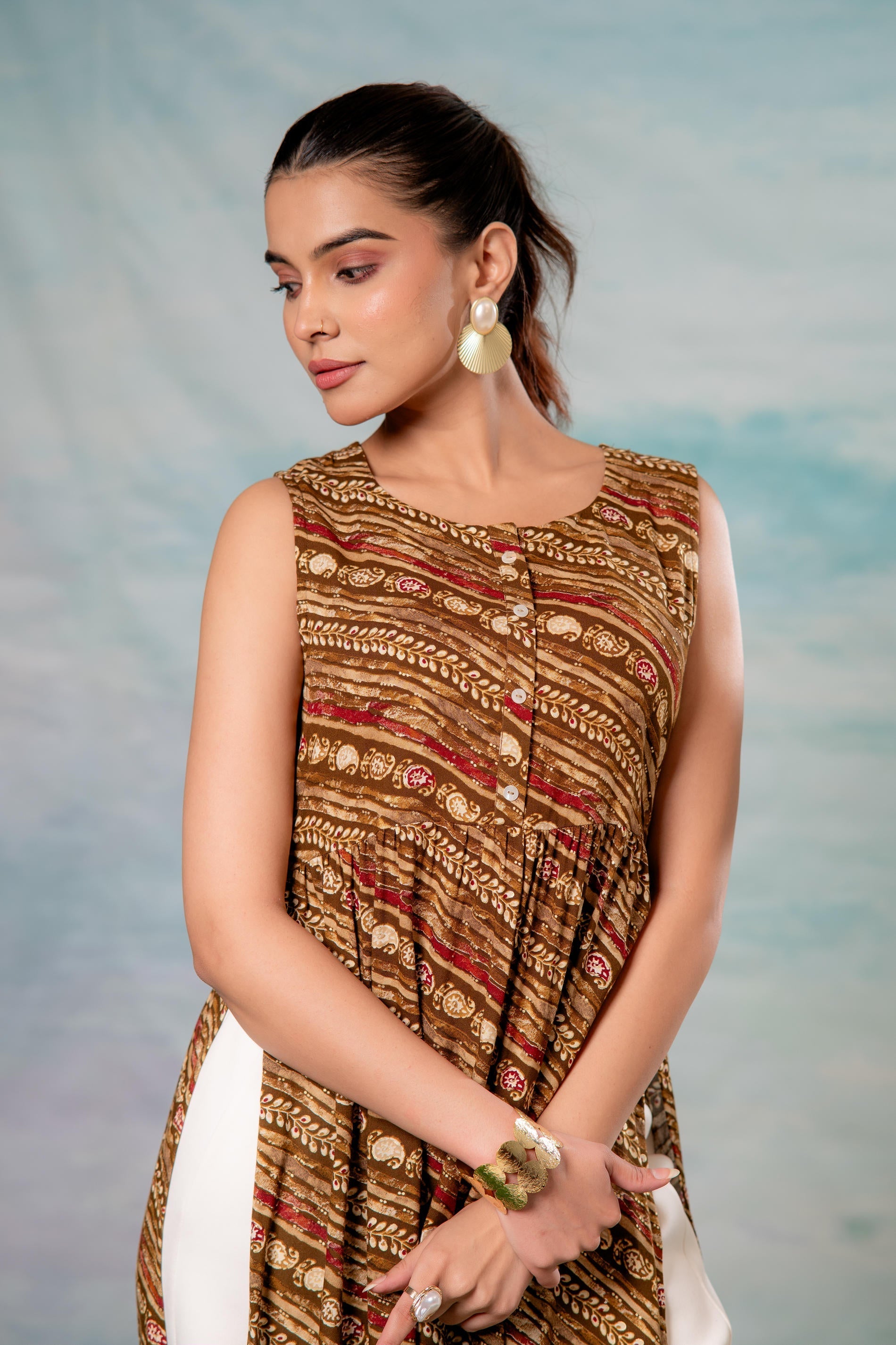 Juniper Women'S Brown Ethnic Motif Printed Sleeveless Kurta - Swadesiicart