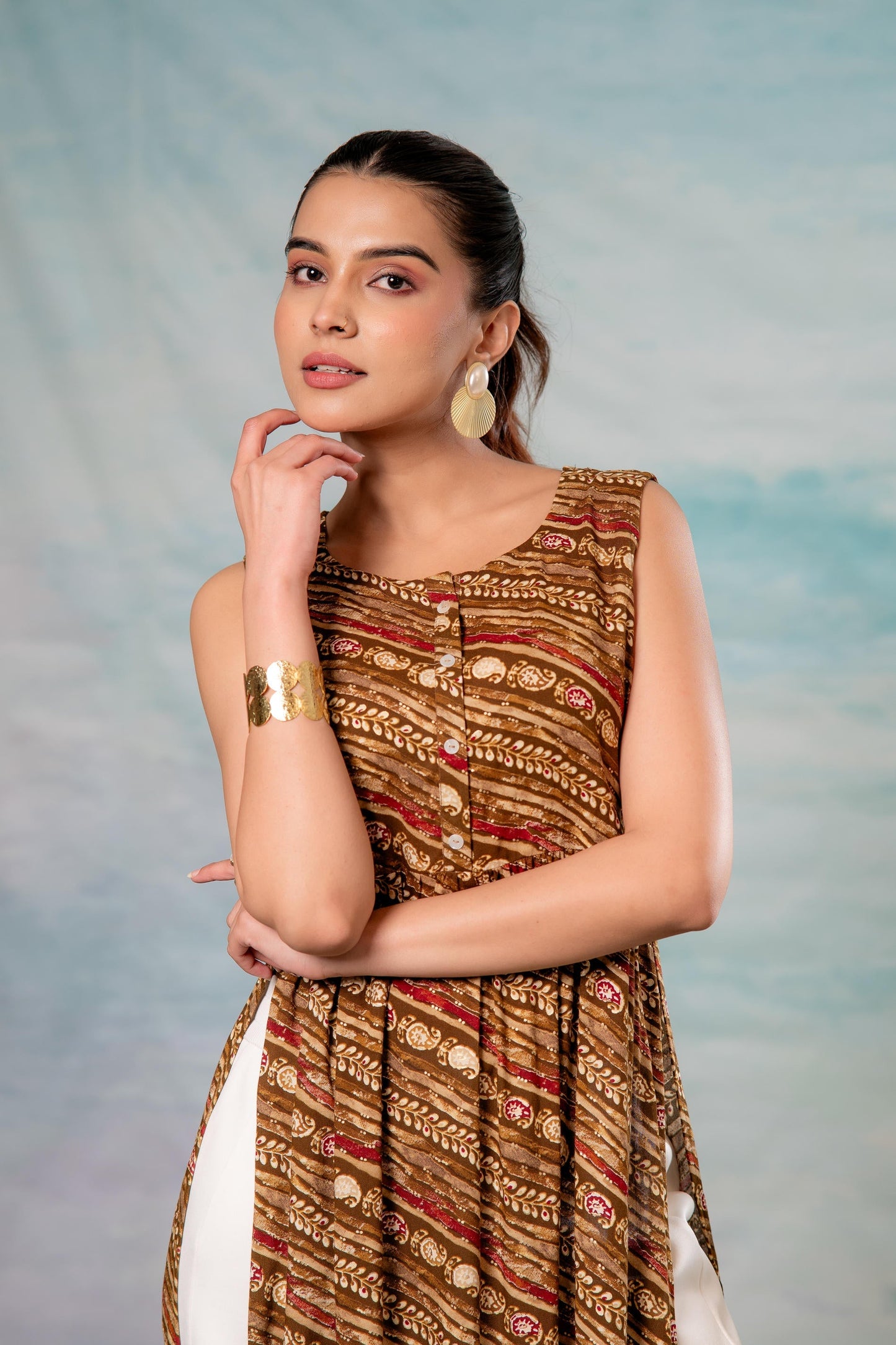Juniper Women'S Brown Ethnic Motif Printed Sleeveless Kurta - Swadesiicart