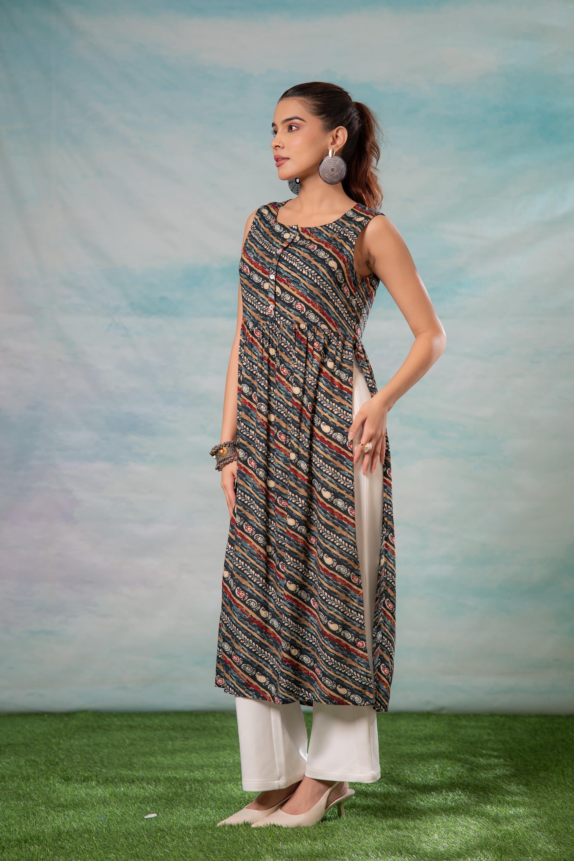 Juniper Women'S Navy Ethnic Motif Printed Sleeveless Kurta - Swadesiicart