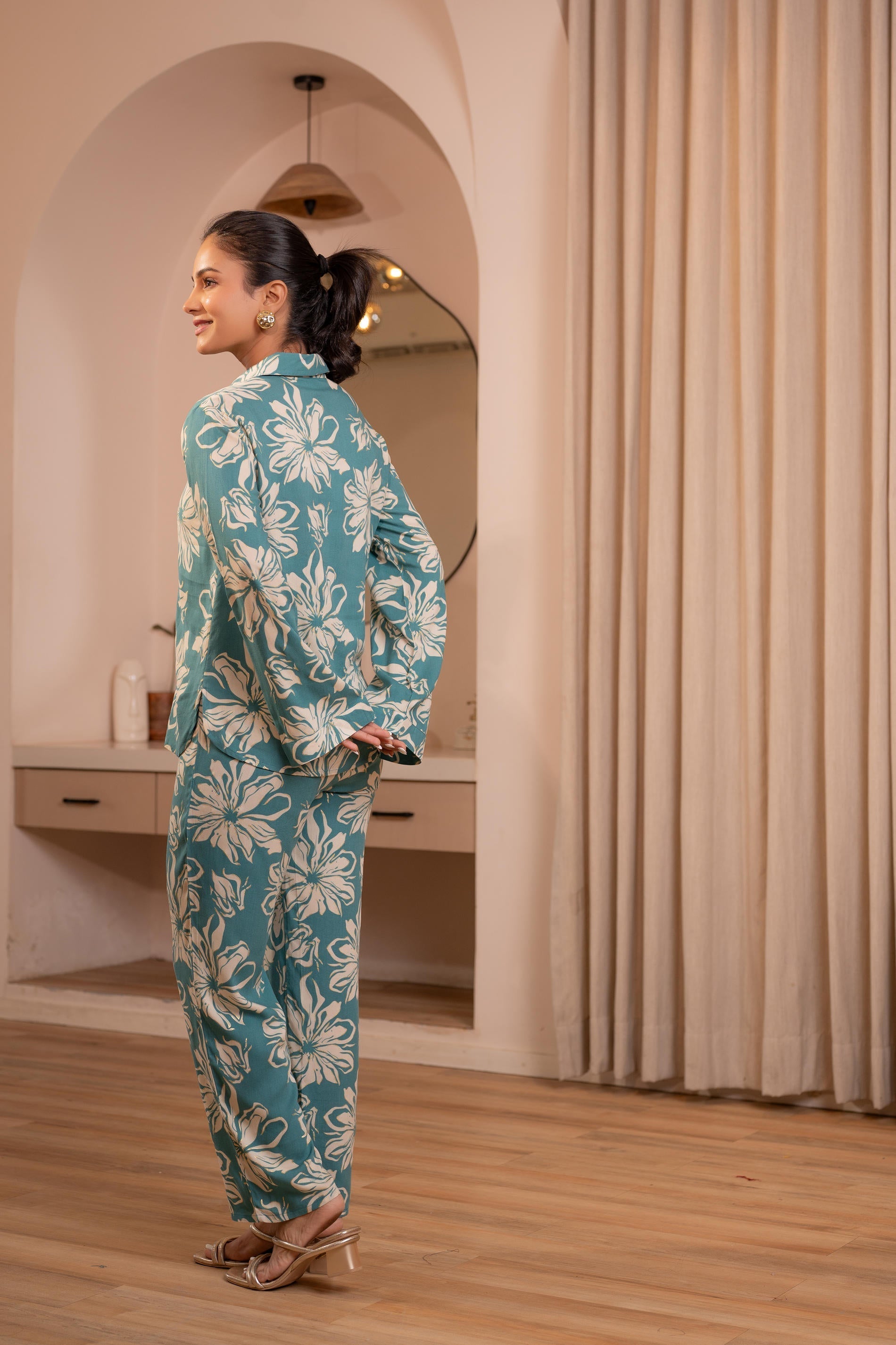 Juniper Mint Floral Printed Co-Ord Set With Button Details - Swadesiicart