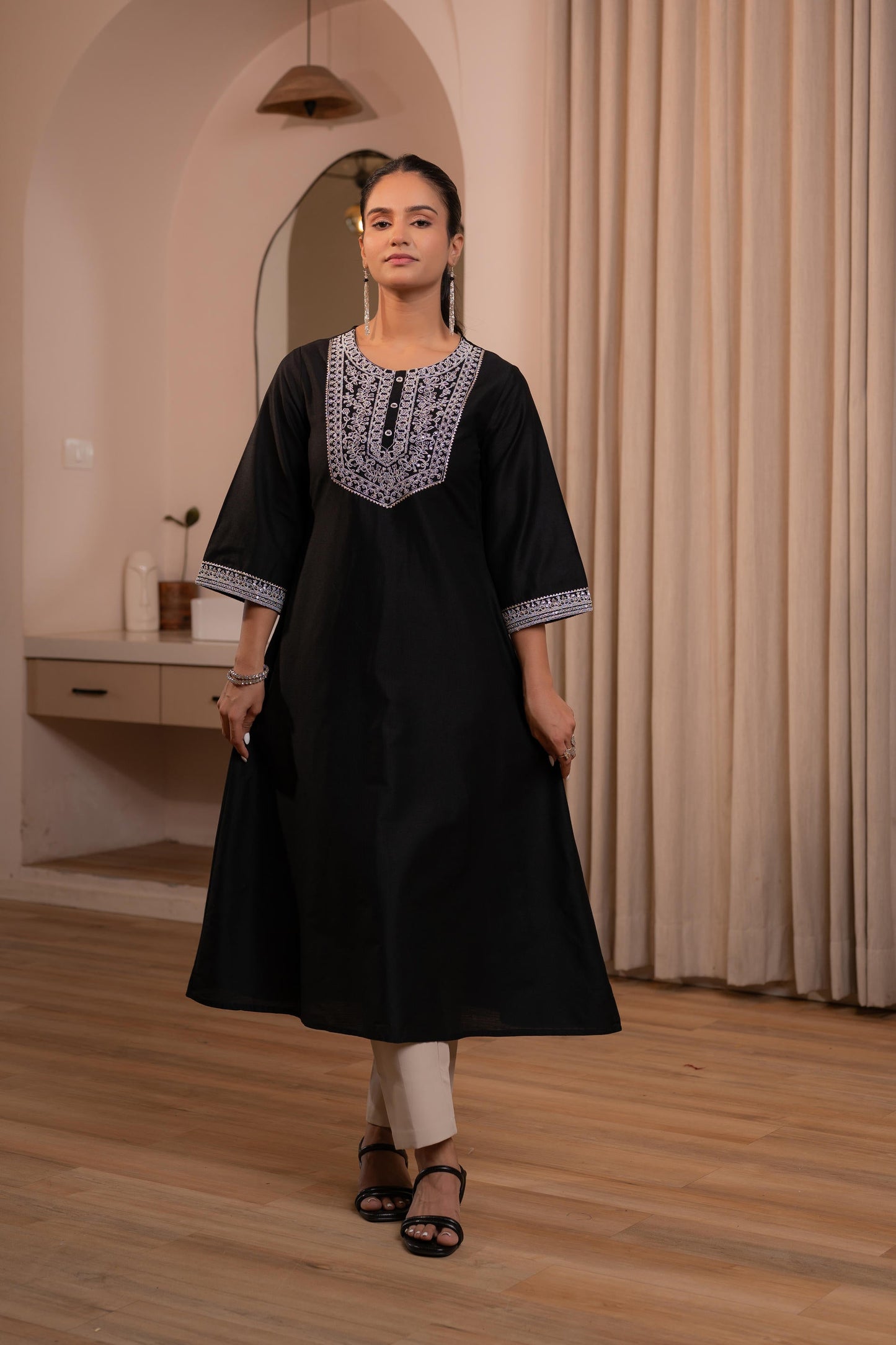 Juniper Black Noir Kashida Kurta - Swadesiicart