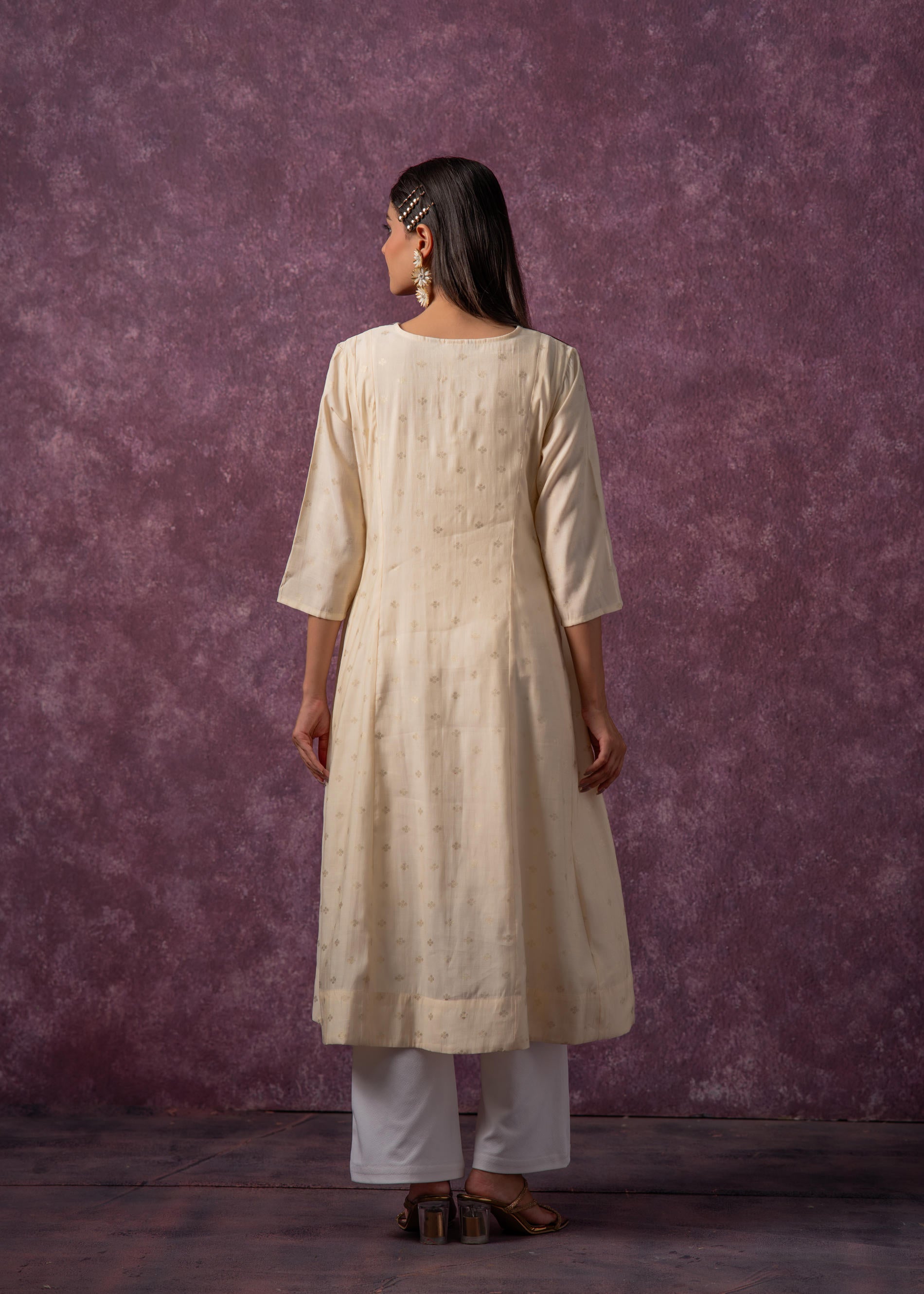 Juniper Ivory Glow Kurta Set With Subtle Zari Detailing - Swadesiicart