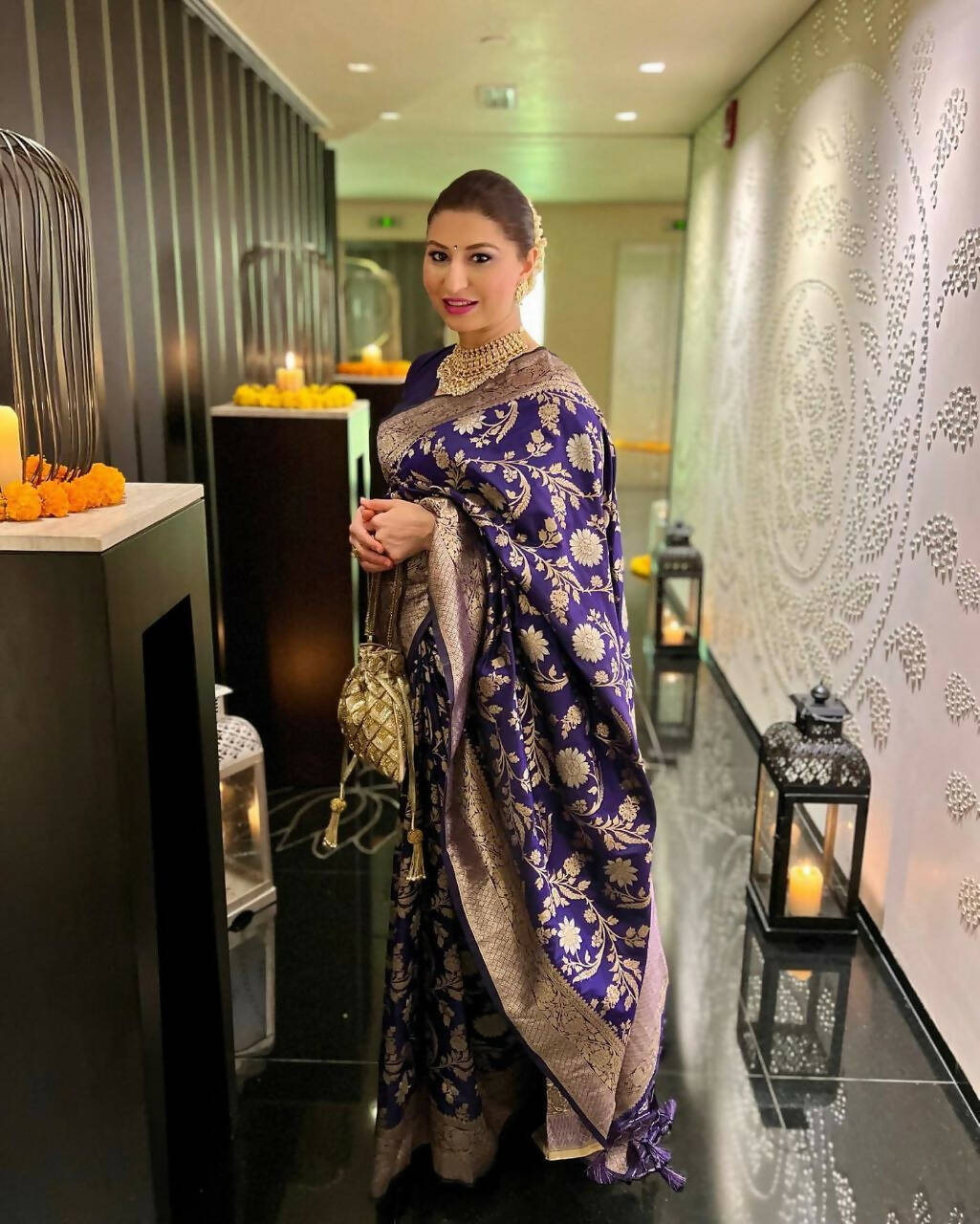 DEIANA'S Beautiful Designer Golden zari Soft Lichi Silk Saree - Blue - Swadesiicart