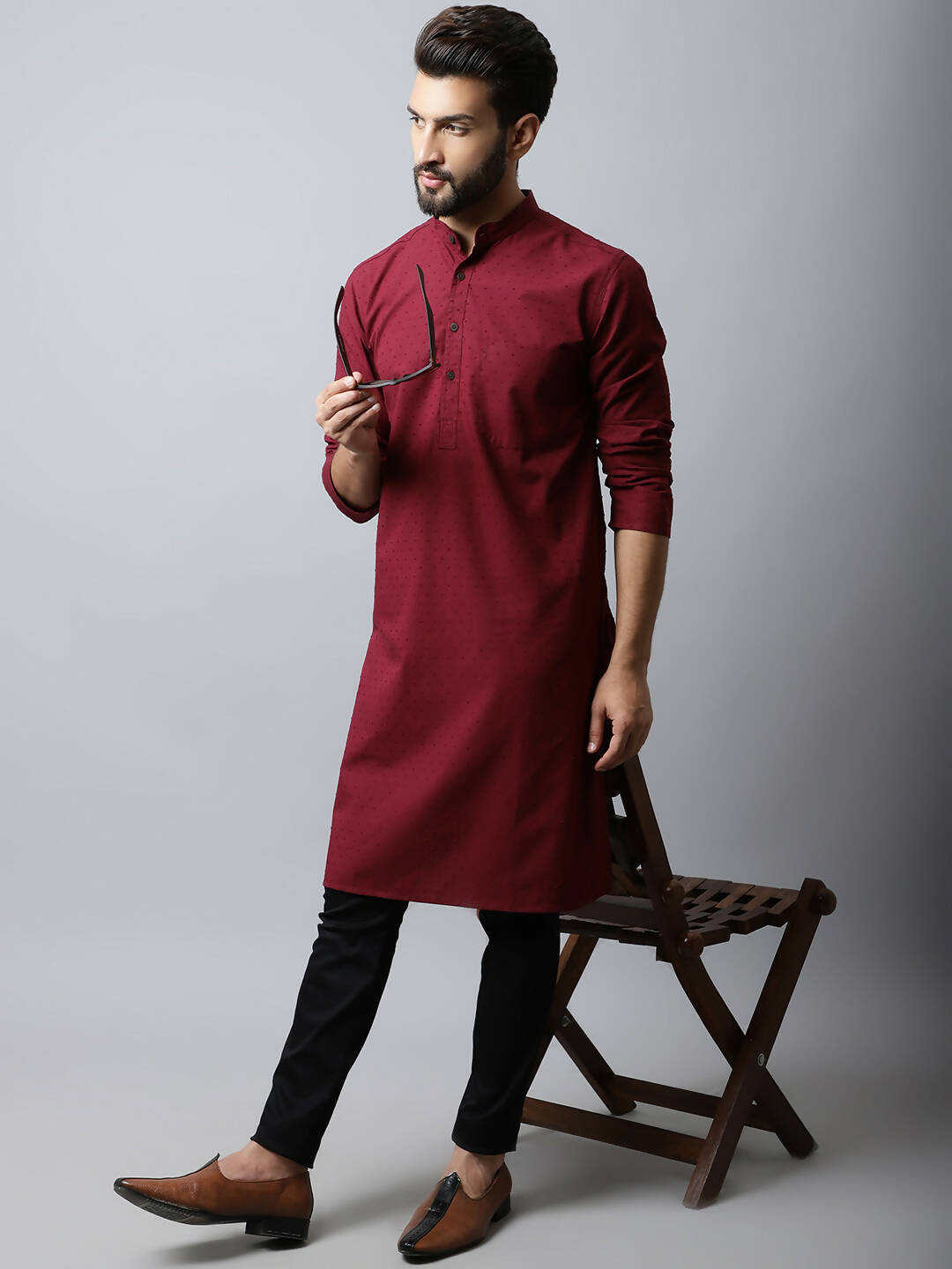 Even Apparels Maroon Color Linen Pure Cotton Men's Kurta With Side Placket (SLD1182) | Swadesiicart