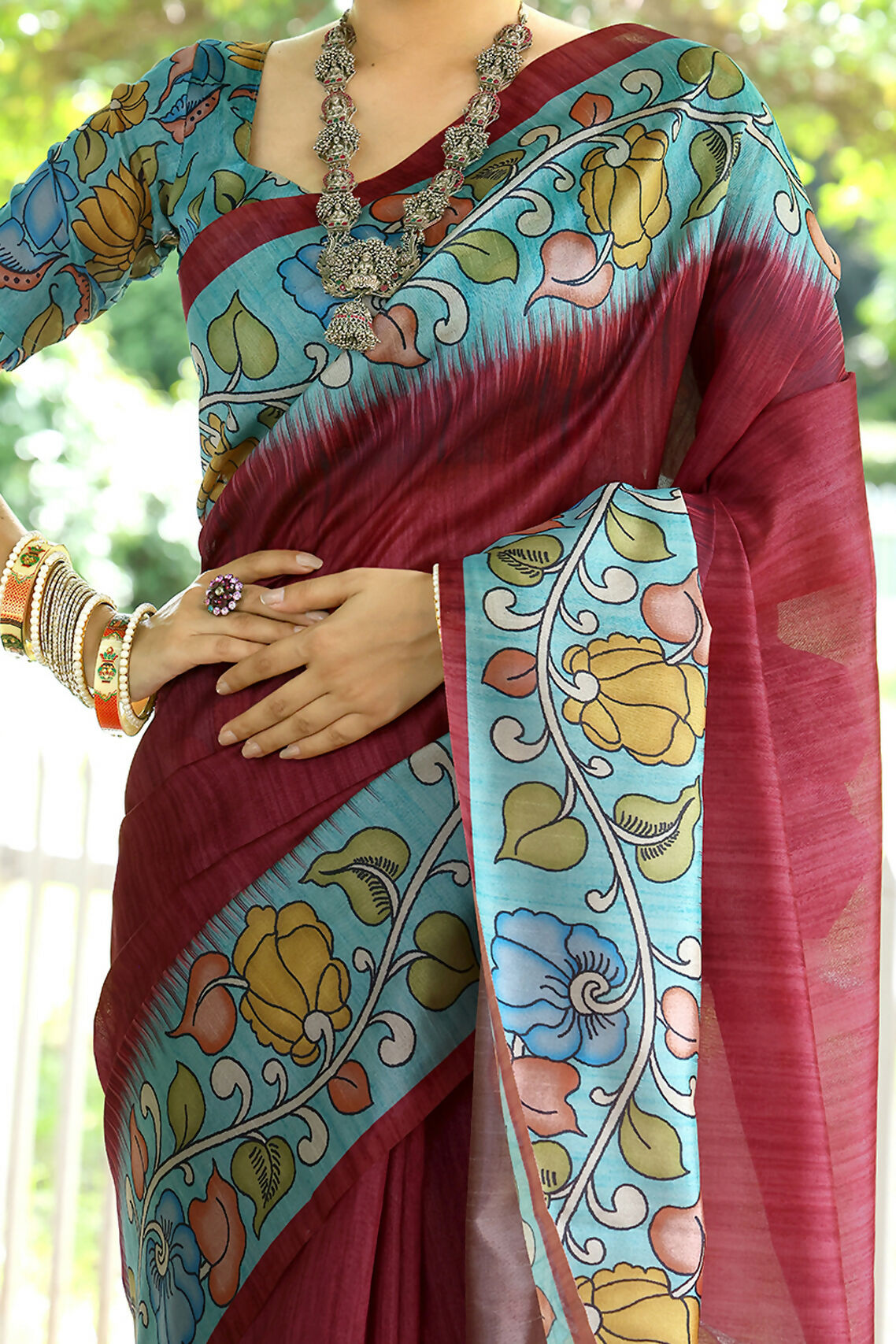 Vishnu Weaves Women's Red Cotton Silk Woven Saree with Blouse - Swadesiicart
