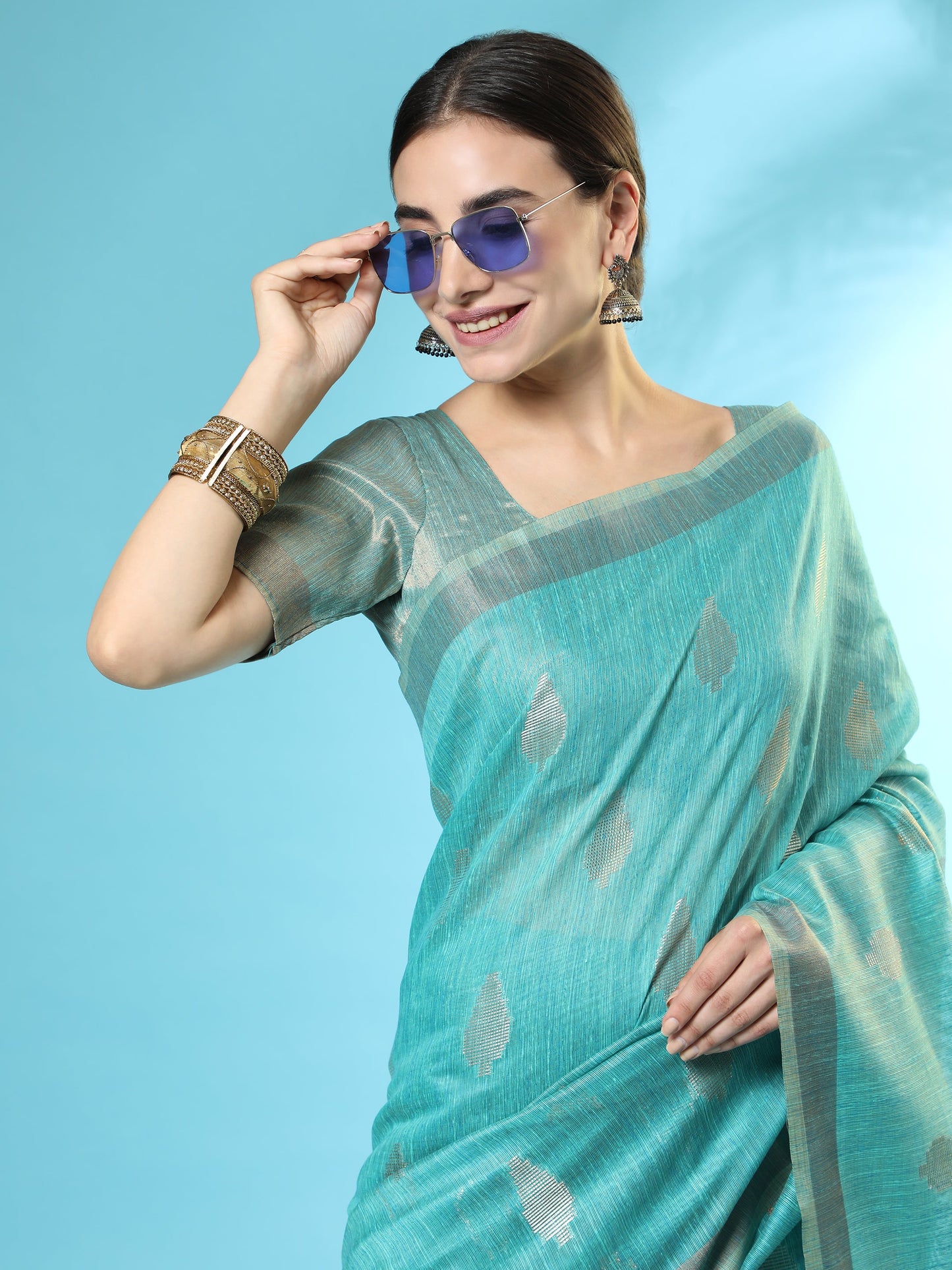 Vishnu Weaves Women's Aqua Handloom Silk Zari Woven Saree with Blouse - Swadesiicart