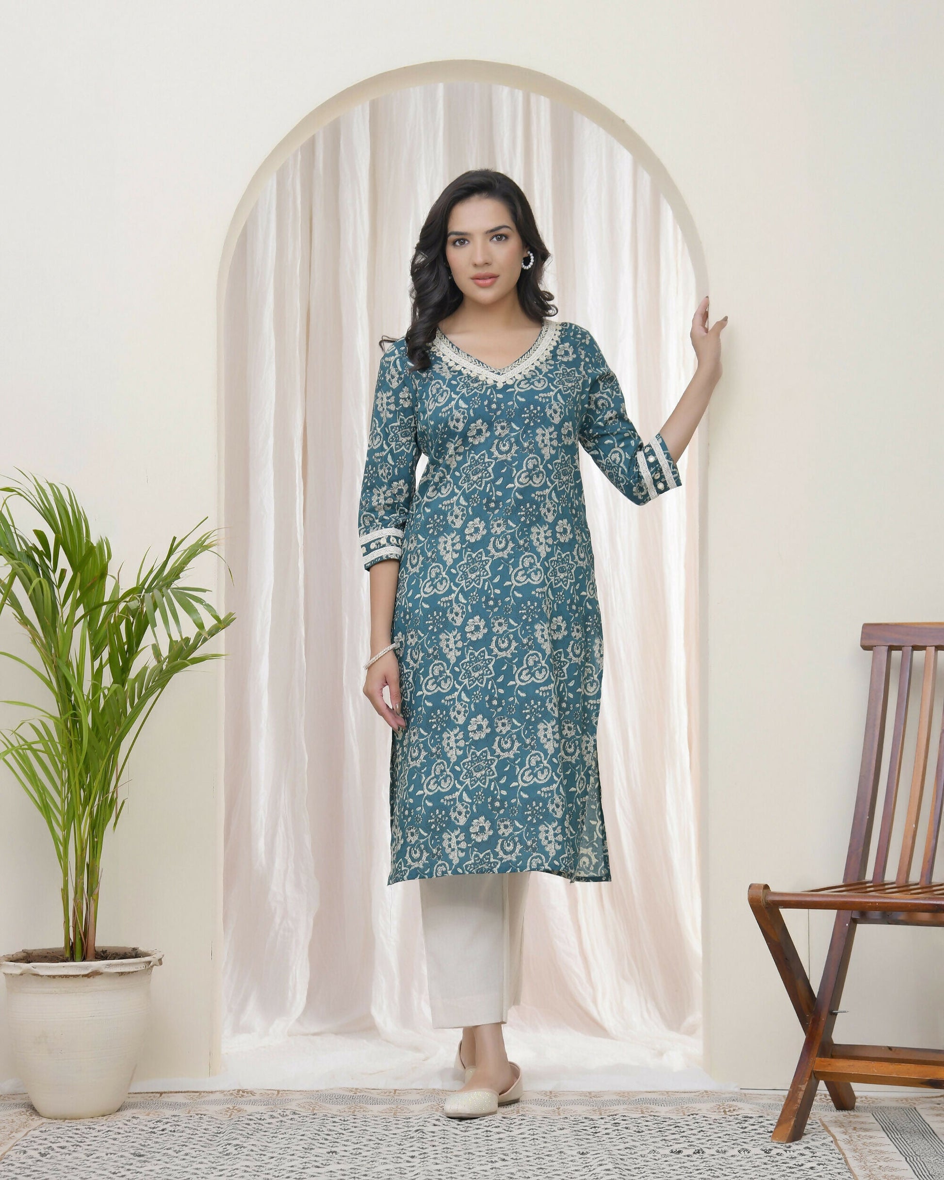 Vaasva Women Ferozi Cotton Printed Straight Kurti With Pant - Swadesiicart