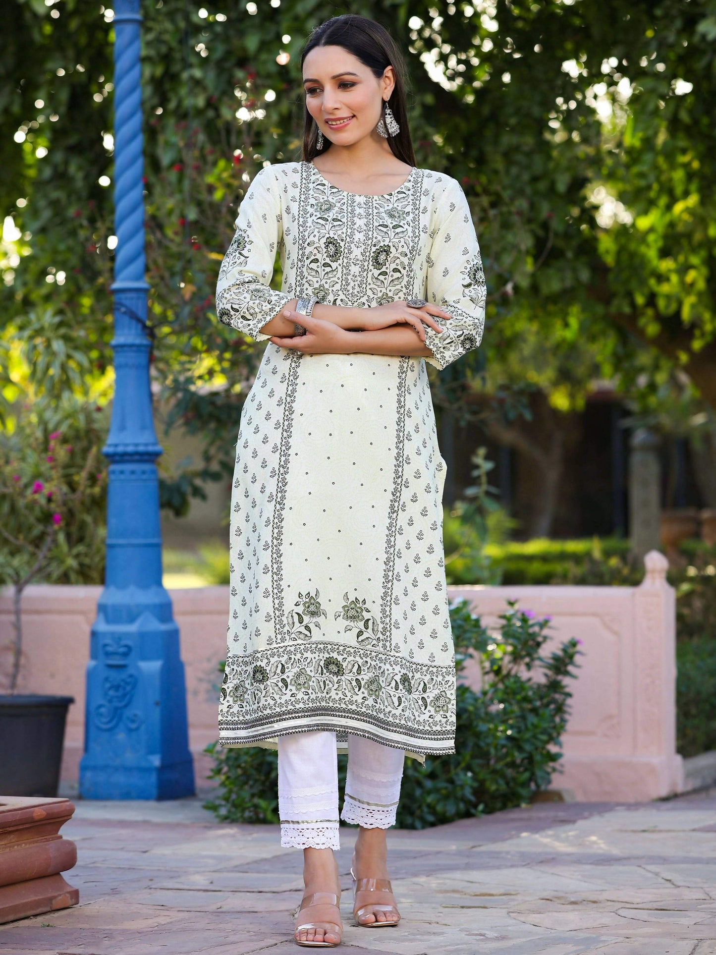 Juniper Women's Green Rayon Staple Kalamkari Floral Placement Printed Kurta | Swadesiicart
