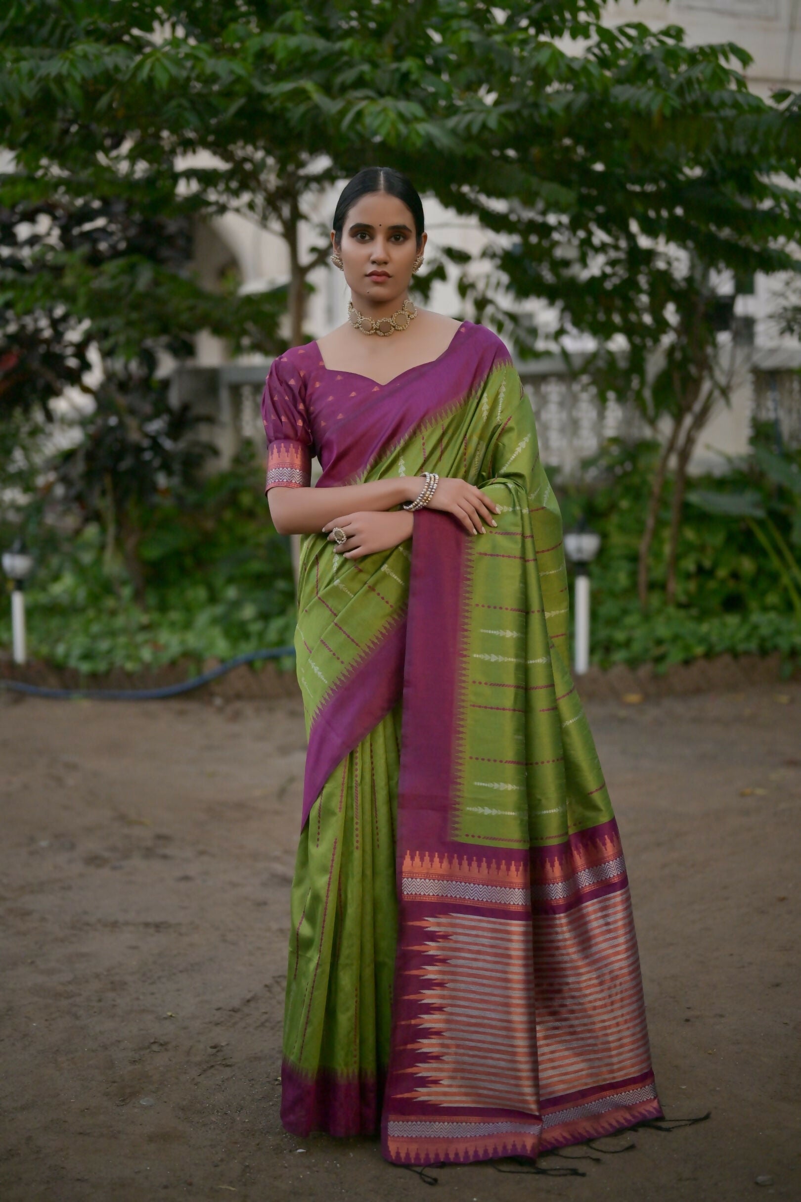 Vishnu Weaves Women's Mahendi Raw Silk Saree with Blouse - Swadesiicart