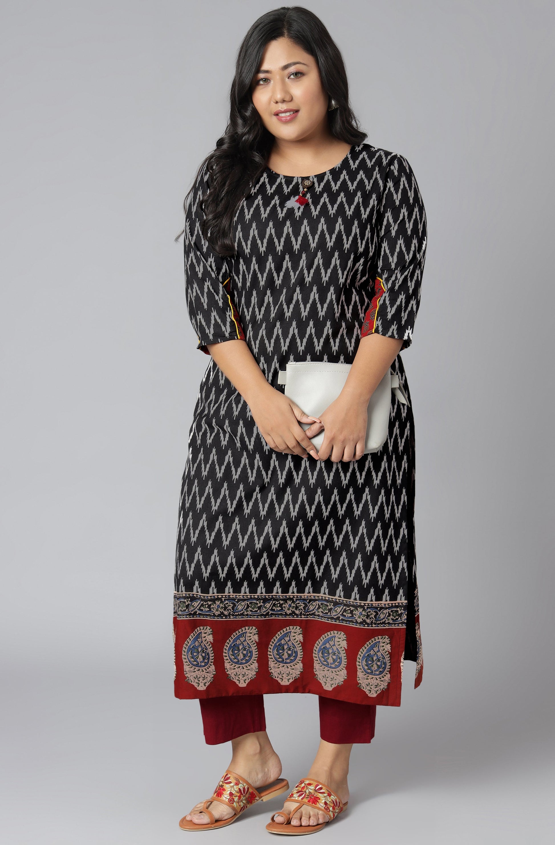 Janasya Women's Black Cotton Flex Ikat Casual Straight Kurta | Swadesiicart