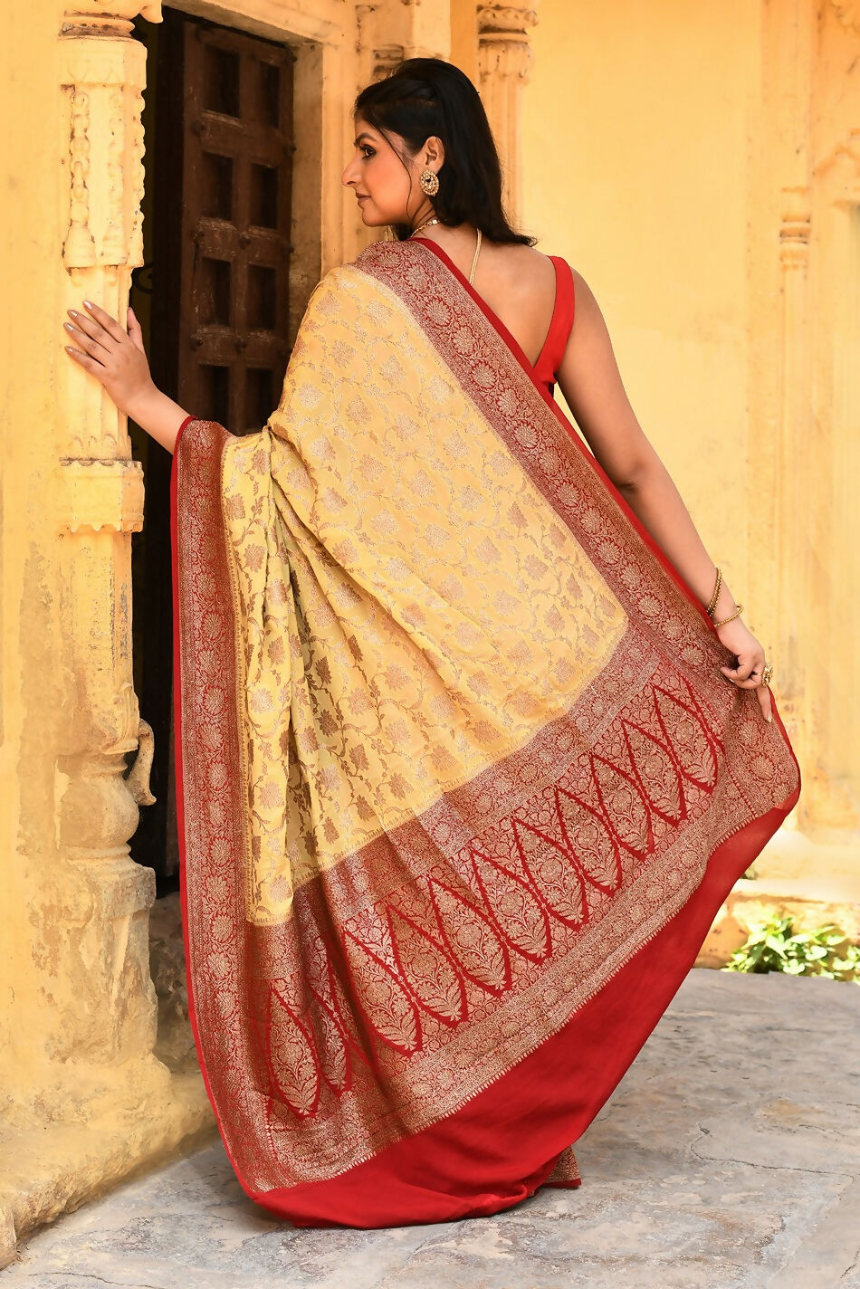 Joban Fashion Yellow Crepe Chiffon Pure Handloom Banarasi Silk Saree | Swadesiicart