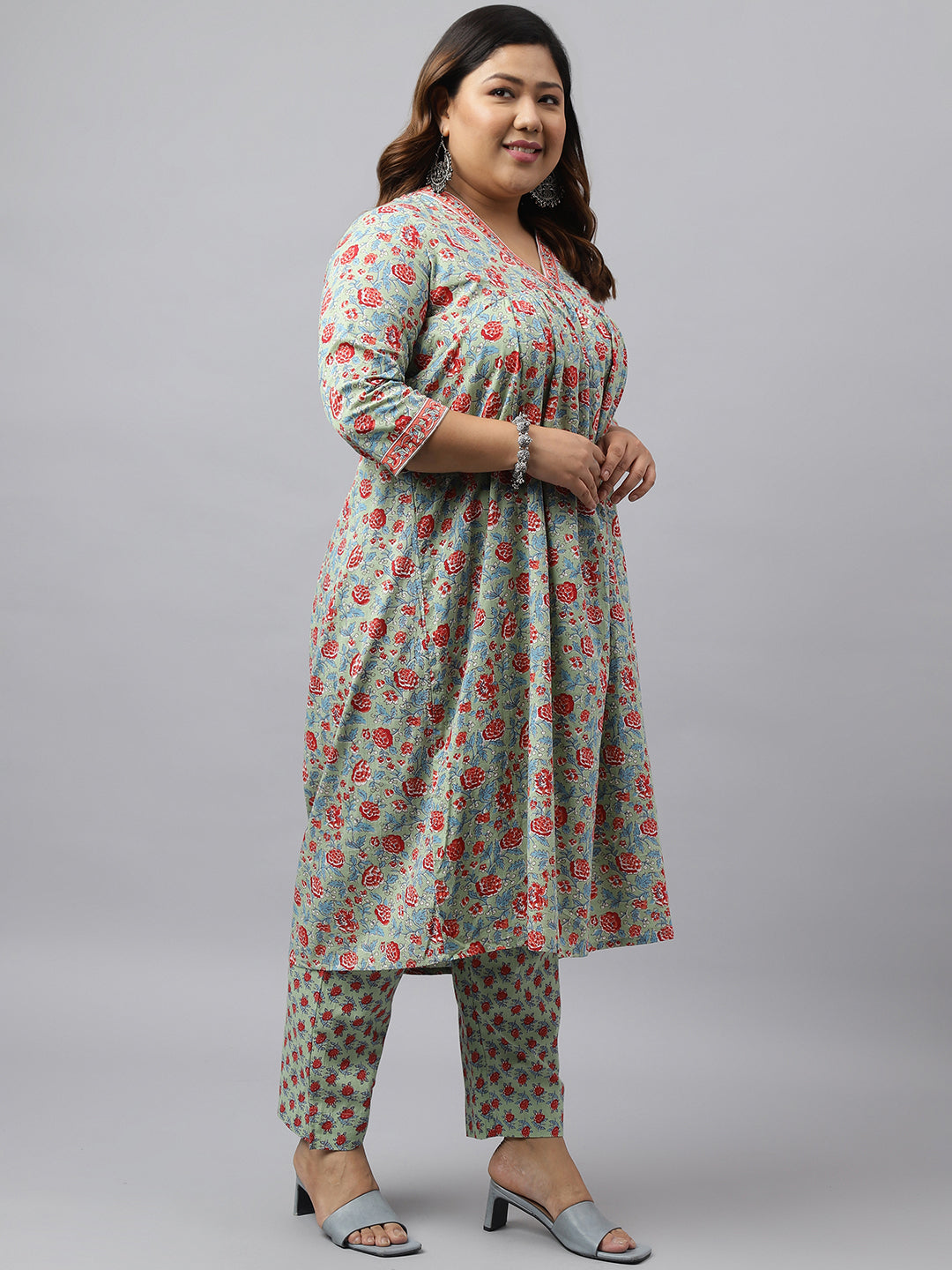 Janasya Women's Green Cotton Empire Casual Kurta Set | Swadesiicart