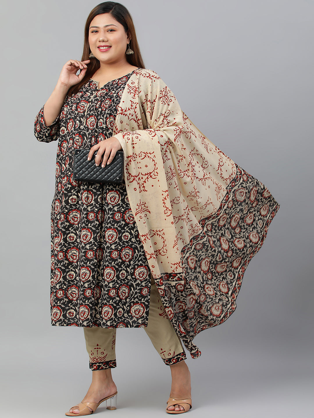Janasya XL LOVE by Janasya Women's Plus Size Black Cotton Kurta With Pant and Dupatta | Swadesiicart
