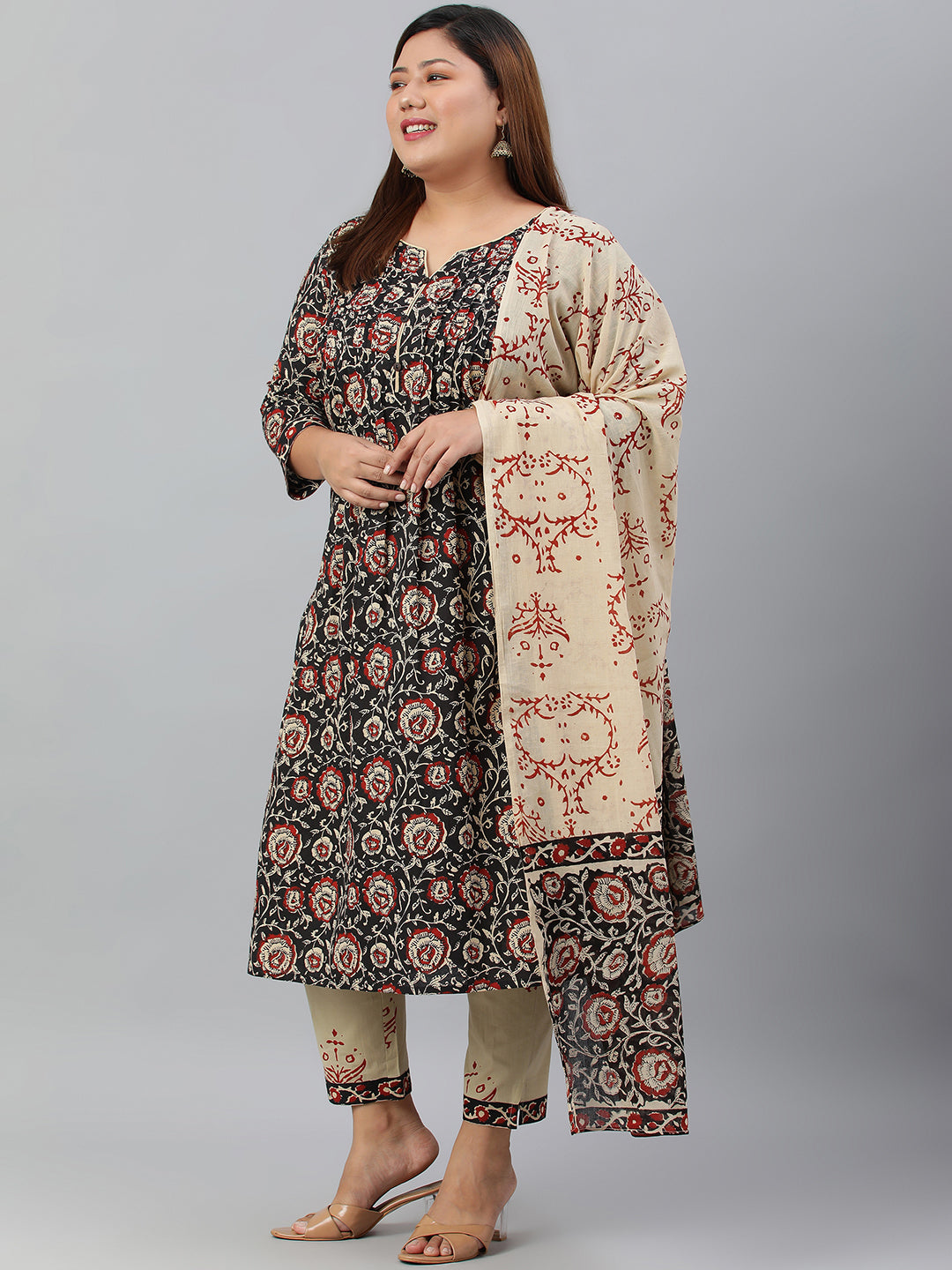 Janasya XL LOVE by Janasya Women's Plus Size Black Cotton Kurta With Pant and Dupatta | Swadesiicart