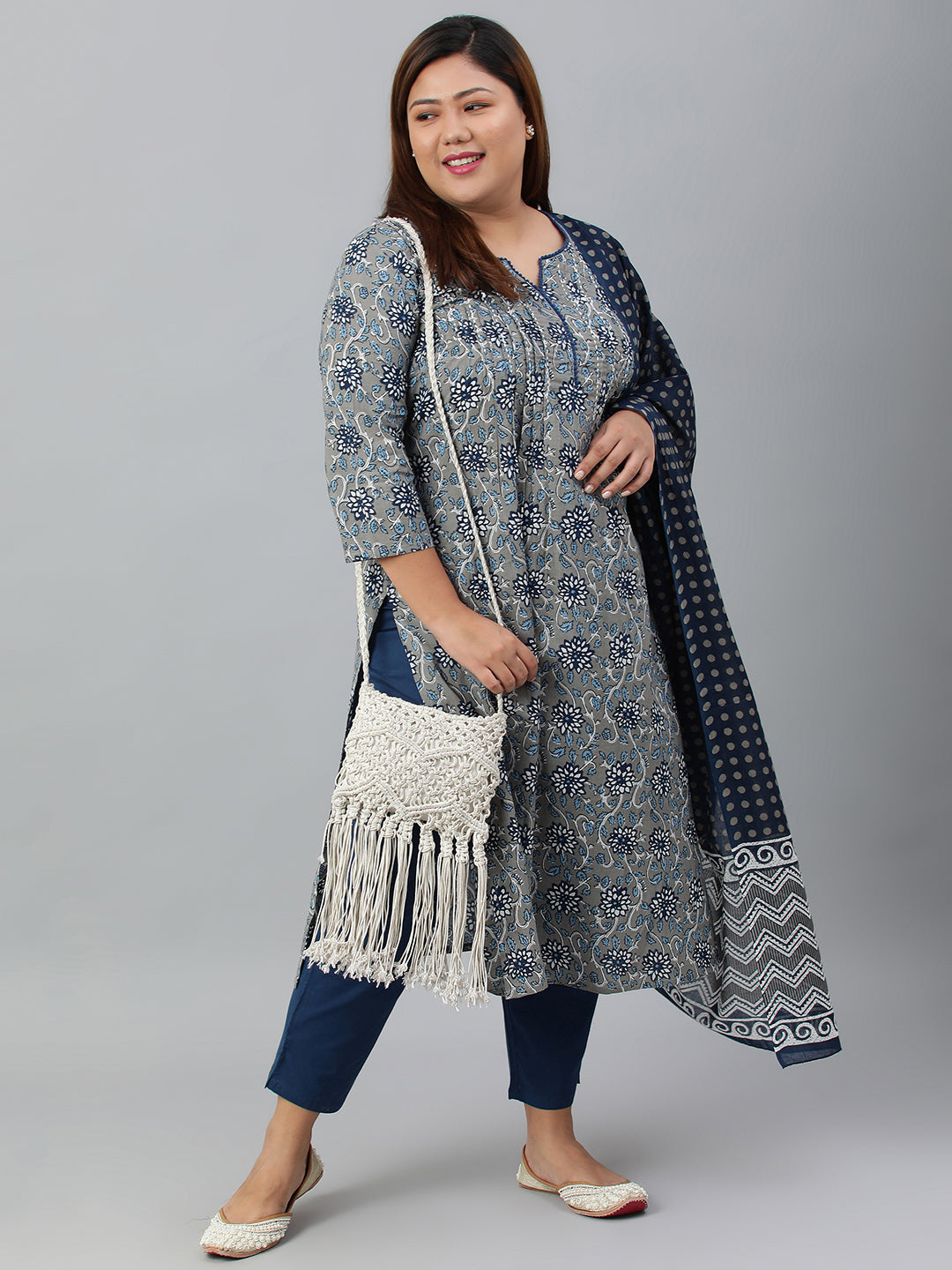 Janasya XL LOVE by Janasya Women's Plus Size Grey Cotton Kurta With Pant and Dupatta | Swadesiicart