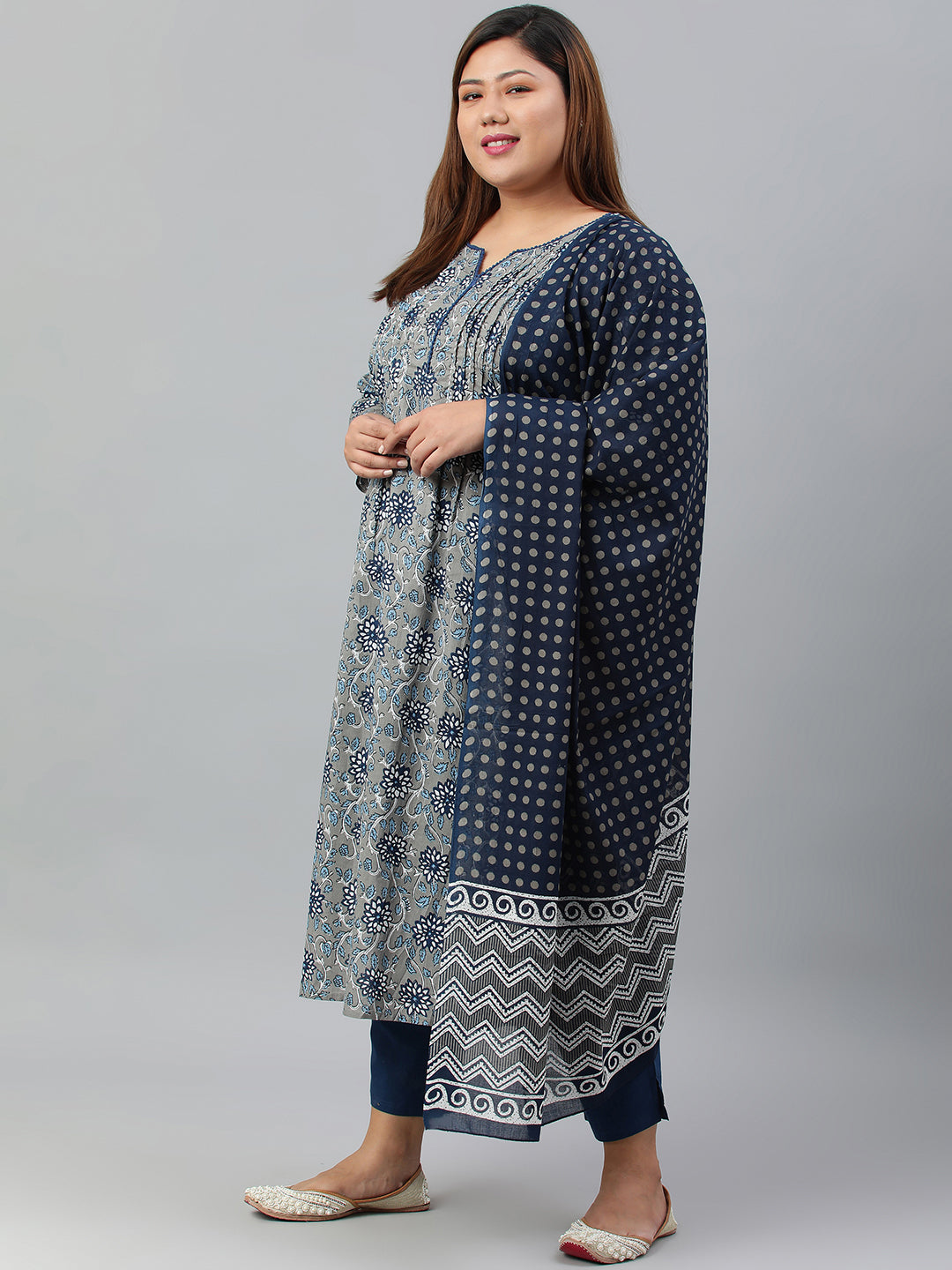Janasya XL LOVE by Janasya Women's Plus Size Grey Cotton Kurta With Pant and Dupatta | Swadesiicart
