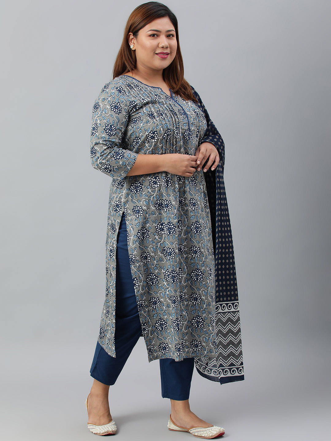 Janasya XL LOVE by Janasya Women's Plus Size Grey Cotton Kurta With Pant and Dupatta | Swadesiicart