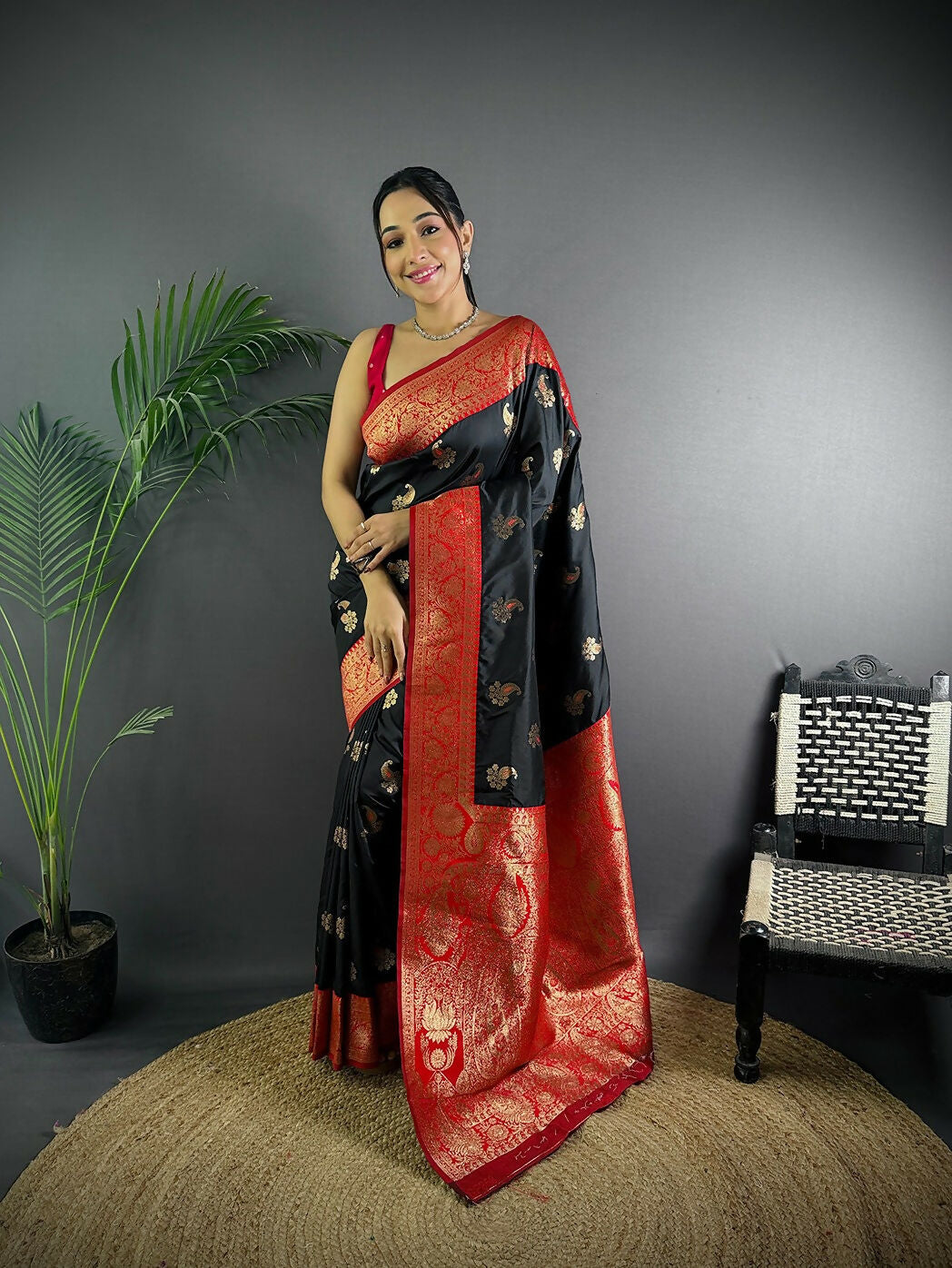 Joban Fashion Banarasi Black Woven Butti Soft Silk Saree | Swadesiicart