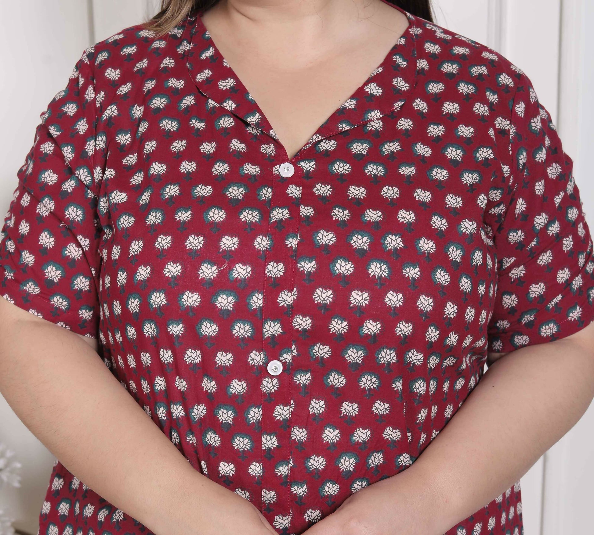 Miravan Women's Plus Size Relaxed Fit Red Floral Printed A-Line Pure Cotton Kurta - Swadesiicart