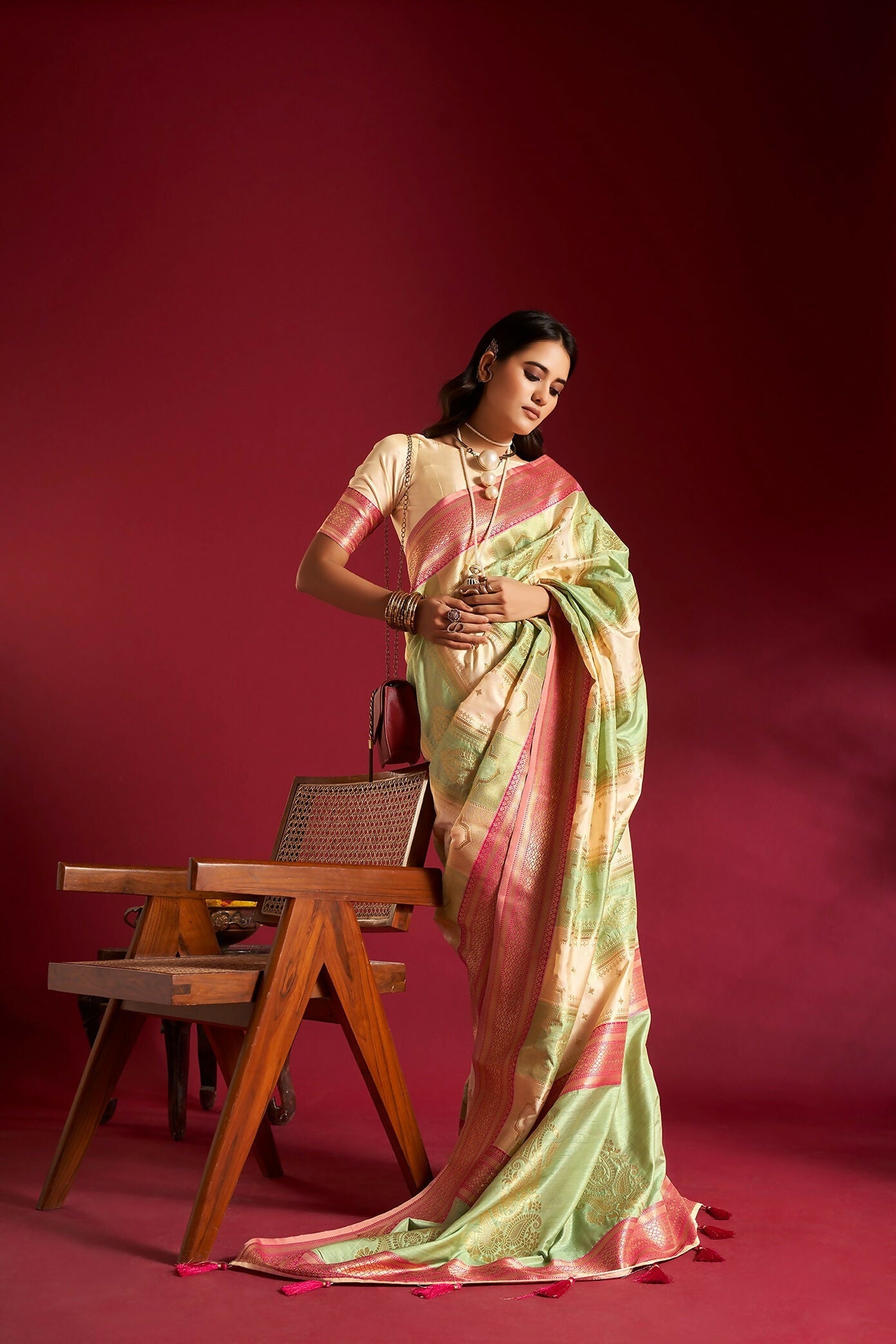 Joban Fashion Cream & Sea Green Plain With Weaving Border Banarasi Silk Sarees | Swadesiicart